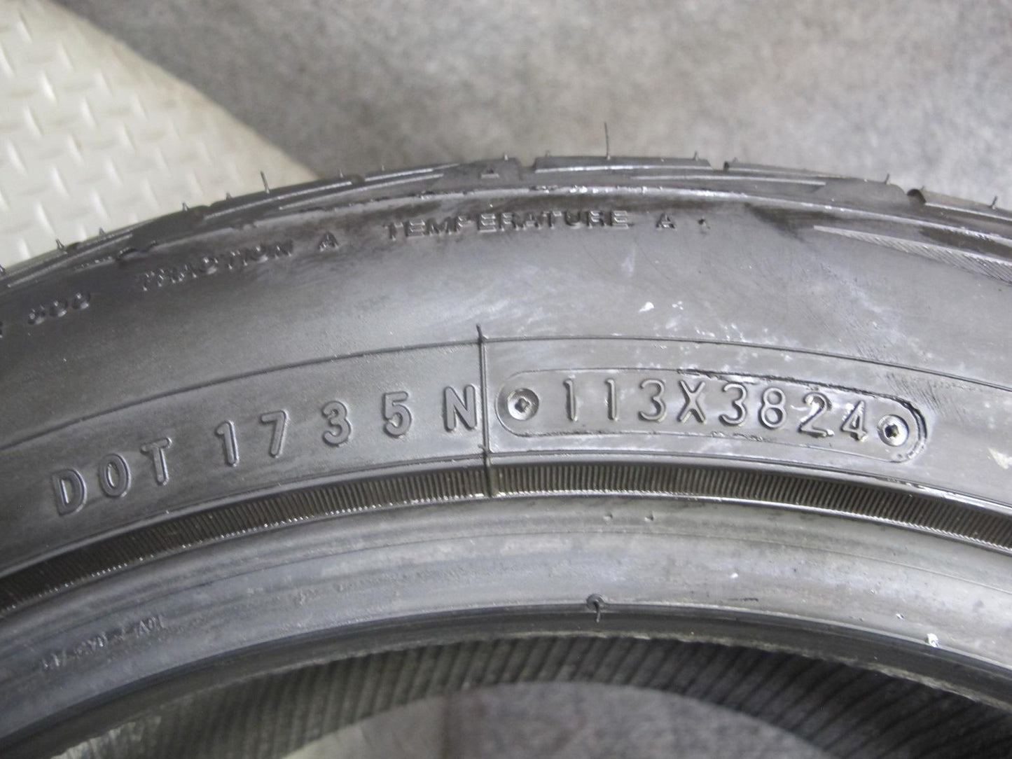 Set of 2 Toyo Extensa HP II ALL Season Tire 275/40 R17 98W 3824 0424 9/32 Tread