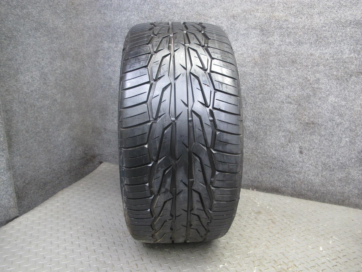 Set of 2 Toyo Extensa HP II ALL Season Tire 275/40 R17 98W 3824 0424 9/32 Tread