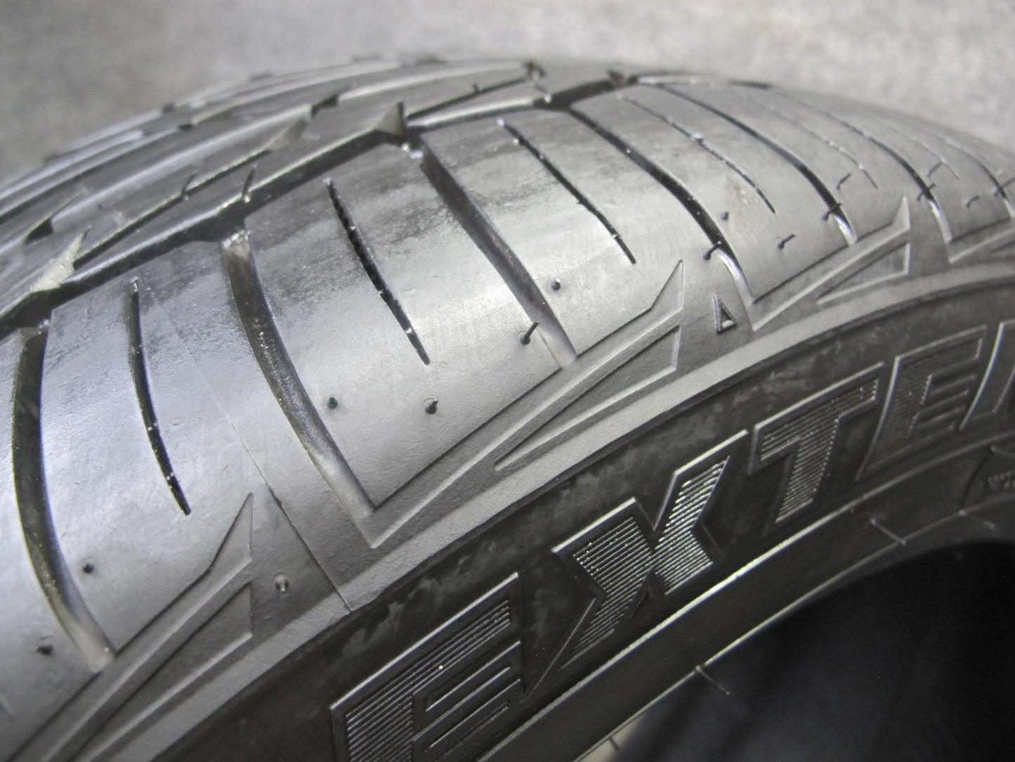Set of 2 Toyo Extensa HP II ALL Season Tire 275/40 R17 98W 3824 0424 9/32 Tread