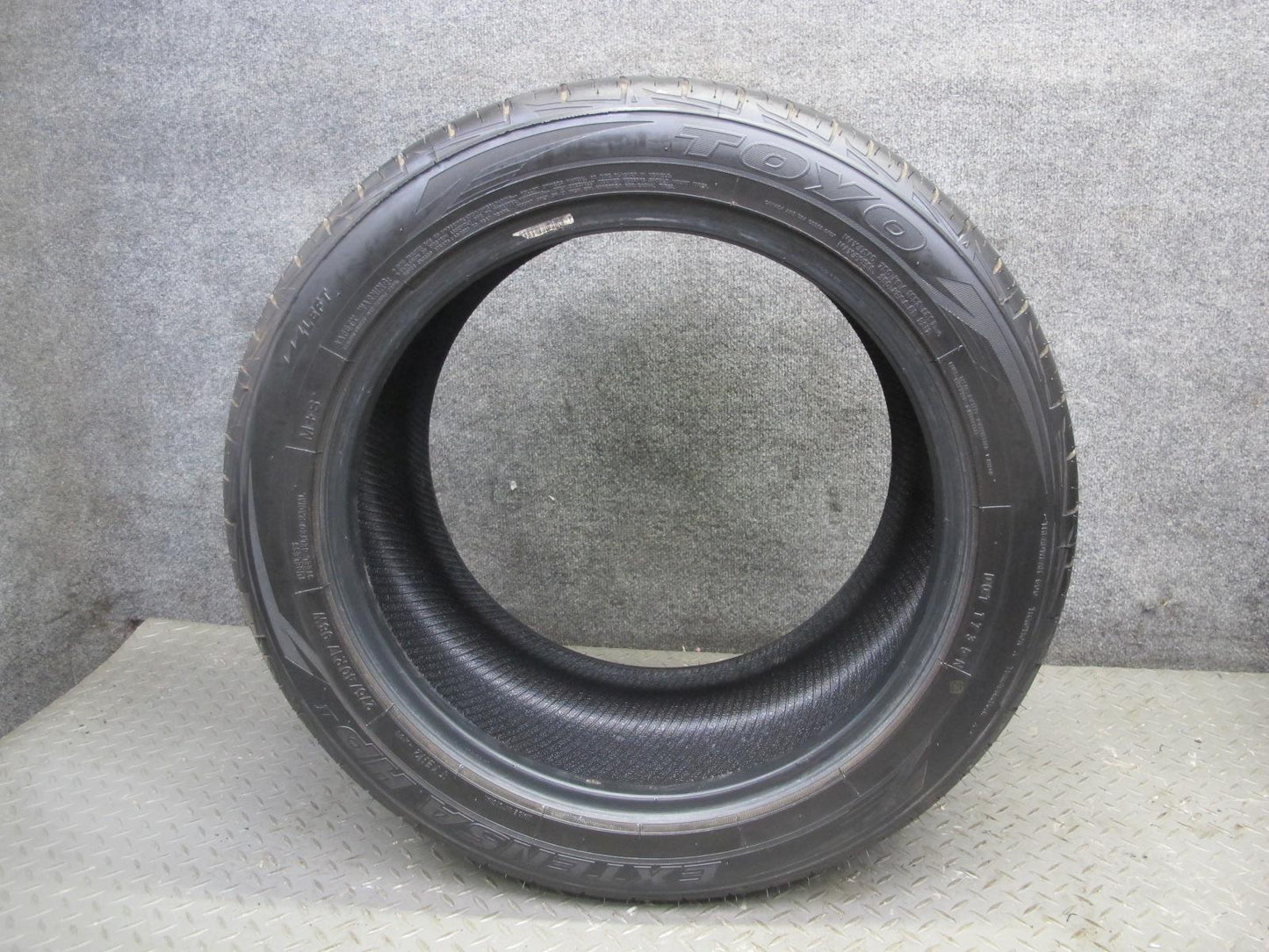 Set of 2 Toyo Extensa HP II ALL Season Tire 275/40 R17 98W 3824 0424 9/32 Tread