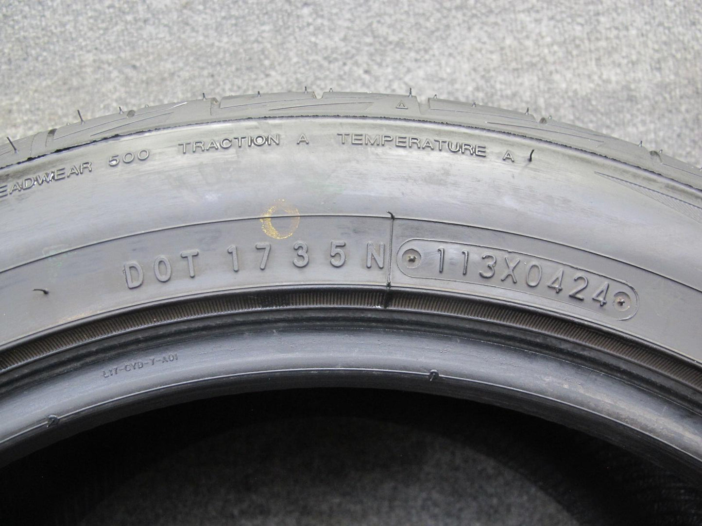Set of 2 Toyo Extensa HP II ALL Season Tire 275/40 R17 98W 3824 0424 9/32 Tread