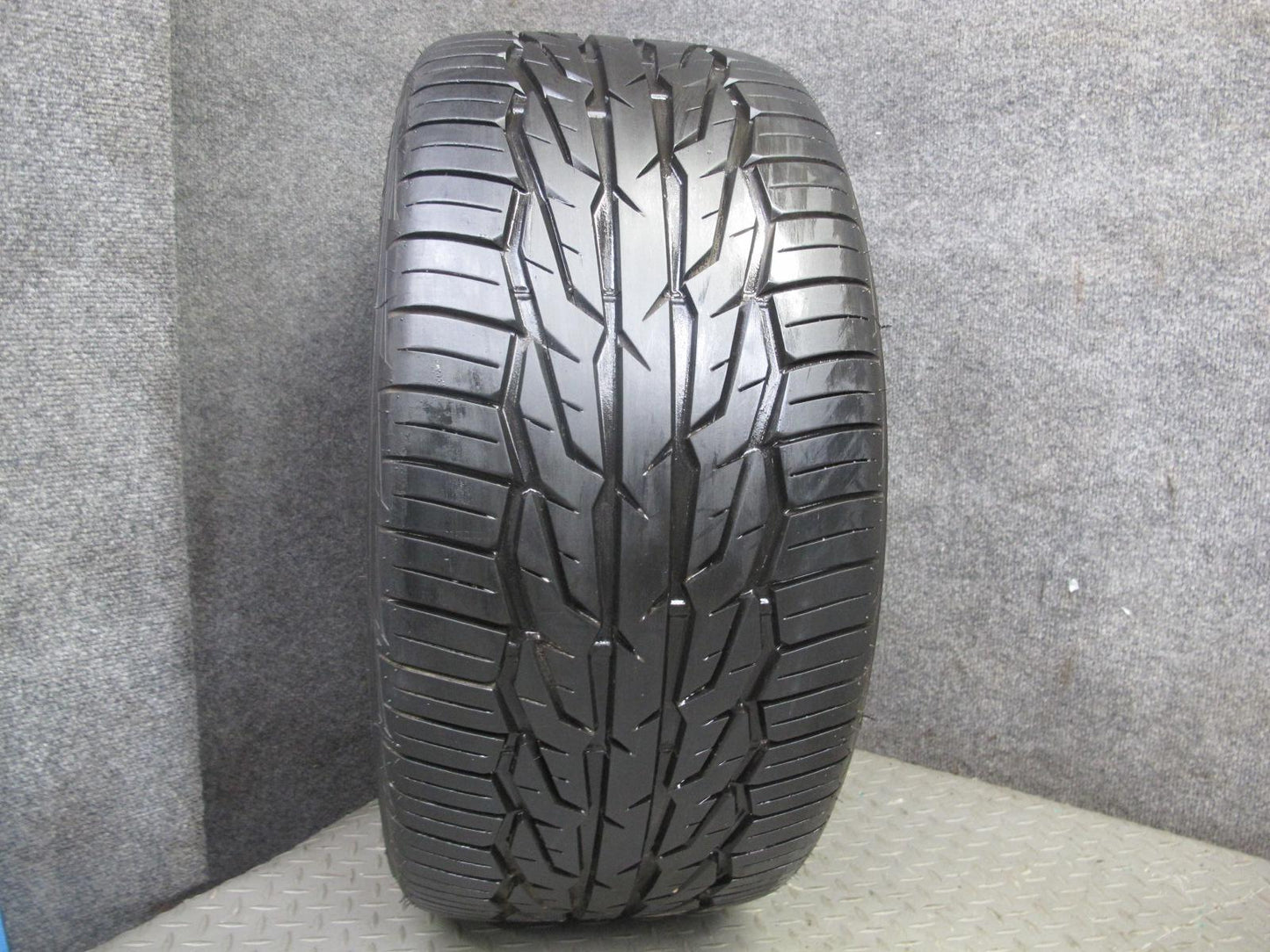 Set of 2 Toyo Extensa HP II ALL Season Tire 275/40 R17 98W 3824 0424 9/32 Tread