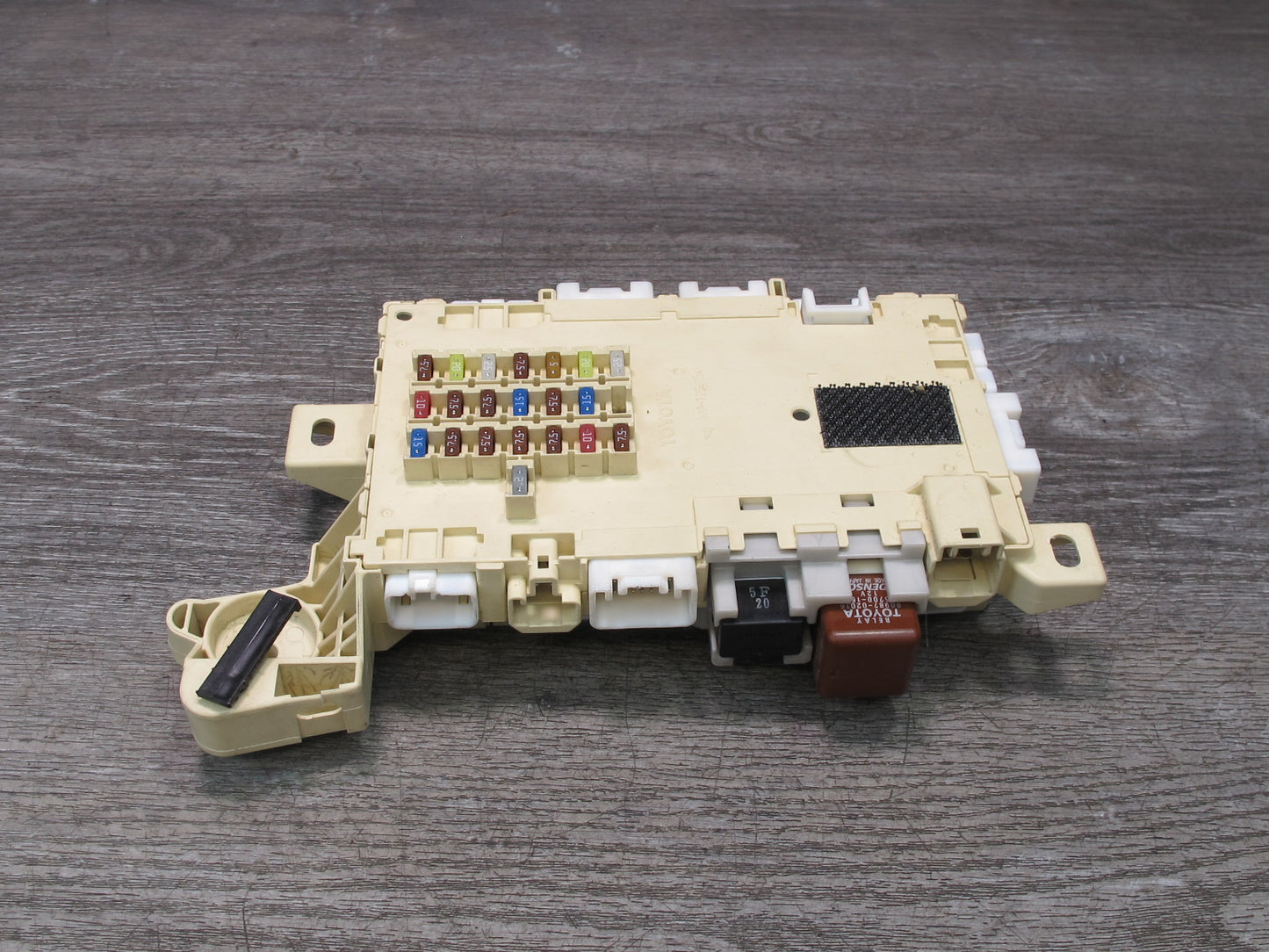 04-06 Lexus UCF30L LS430 Front Right Fuse Relay Junction Box Module OEM