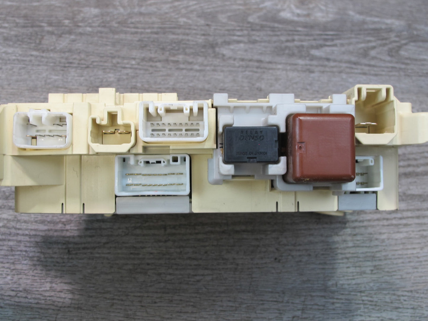04-06 Lexus UCF30L LS430 Front Right Fuse Relay Junction Box Module OEM