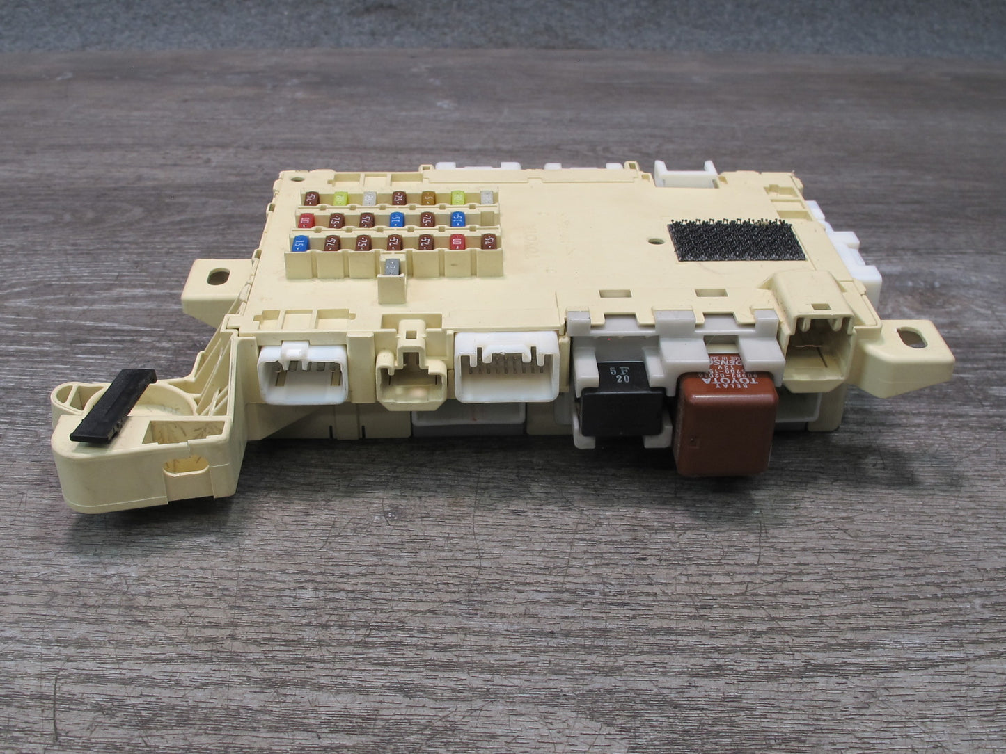 04-06 Lexus UCF30L LS430 Front Right Fuse Relay Junction Box Module OEM