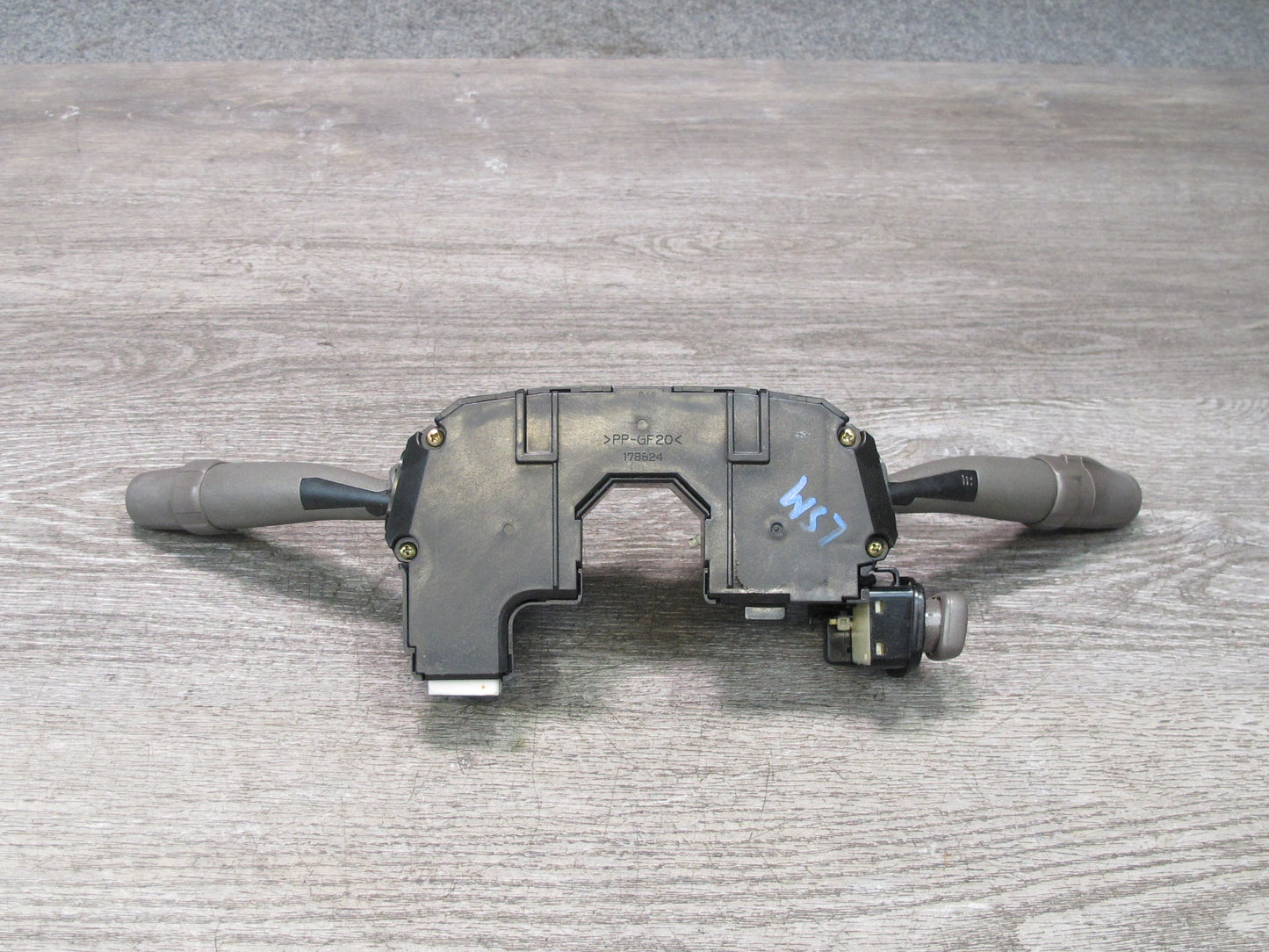 04-06 Lexus UCF30L LS430 Steering Column Headlight Turn Signal Wiper Switch OEM