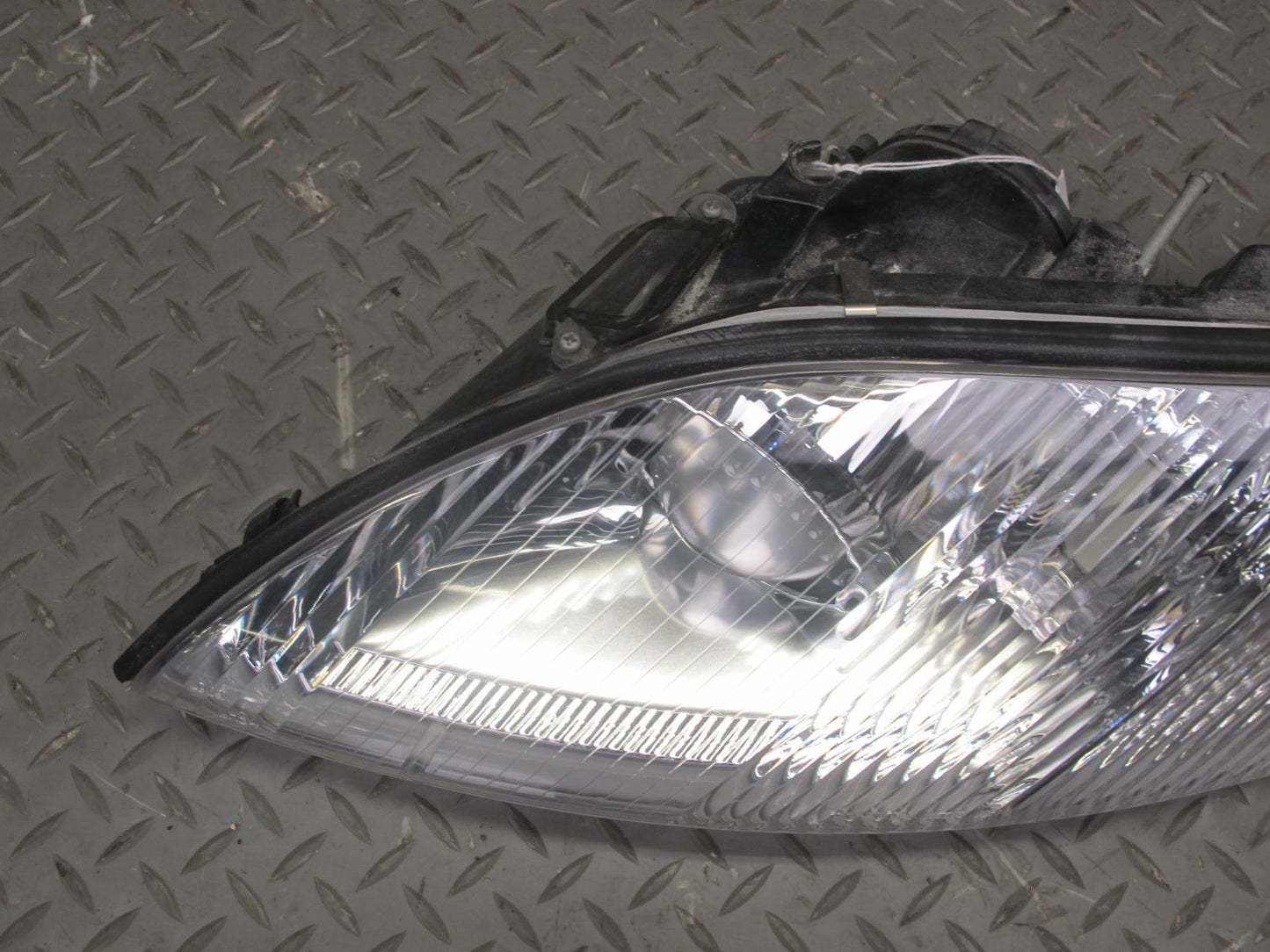 97-98 Lexus UZZ30L SC300 SC400 Front Left Outer Halogen Headlight Lamp OEM
