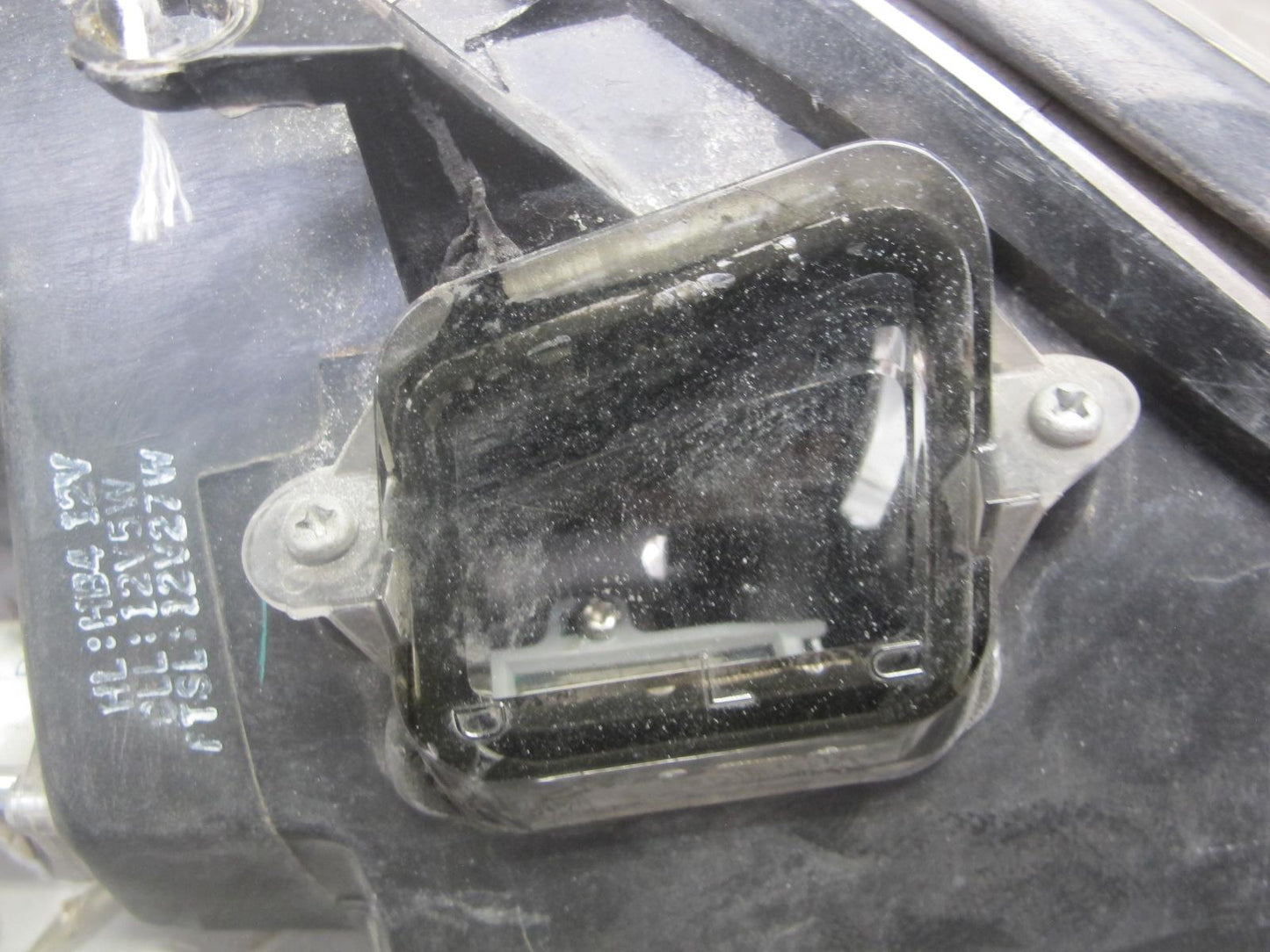 97-98 Lexus UZZ30L SC300 SC400 Front Left Outer Halogen Headlight Lamp OEM