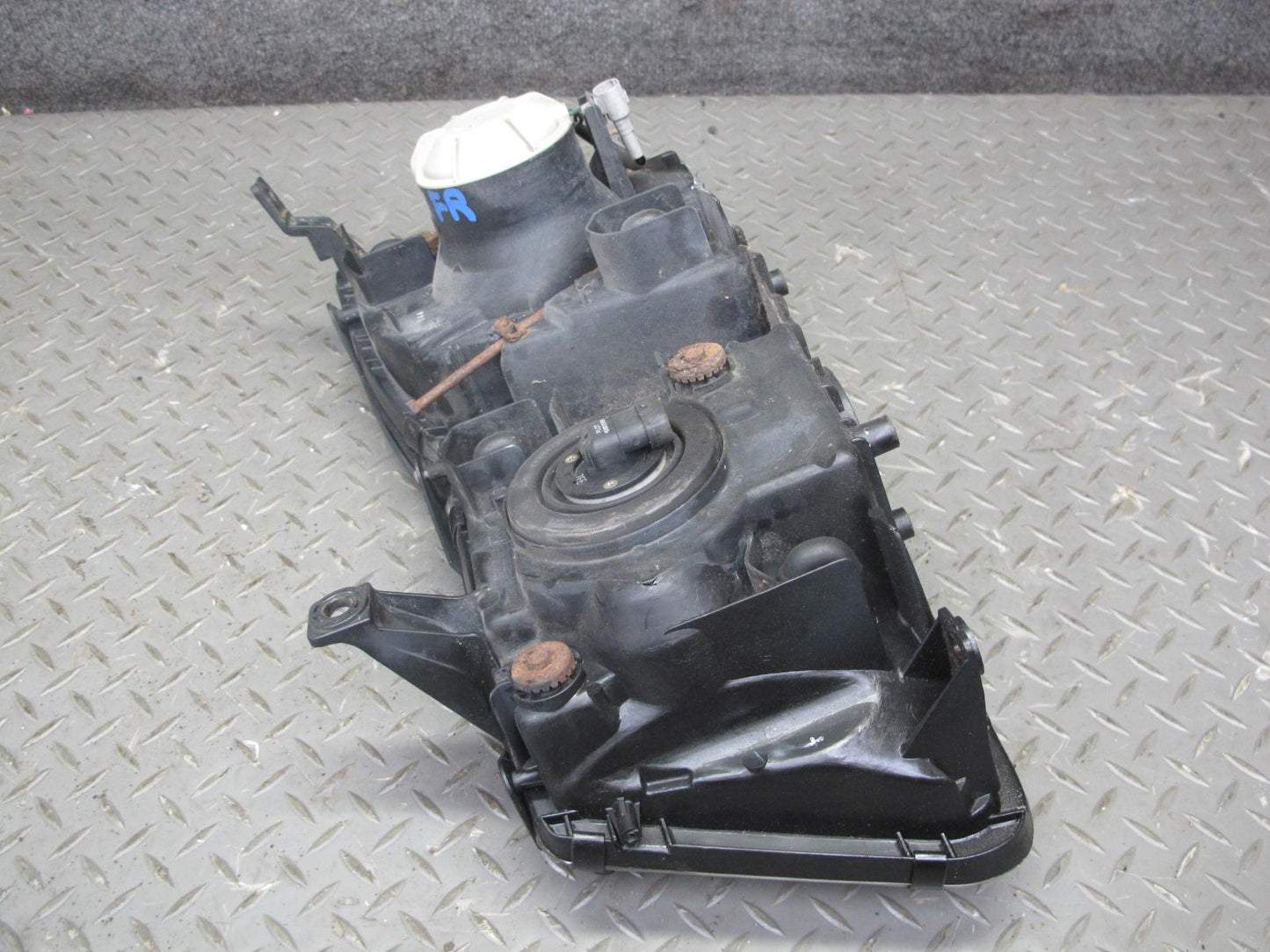 1998-2002 Lexus LX470 Front Right Pass Side Halogen Headlight Lamp