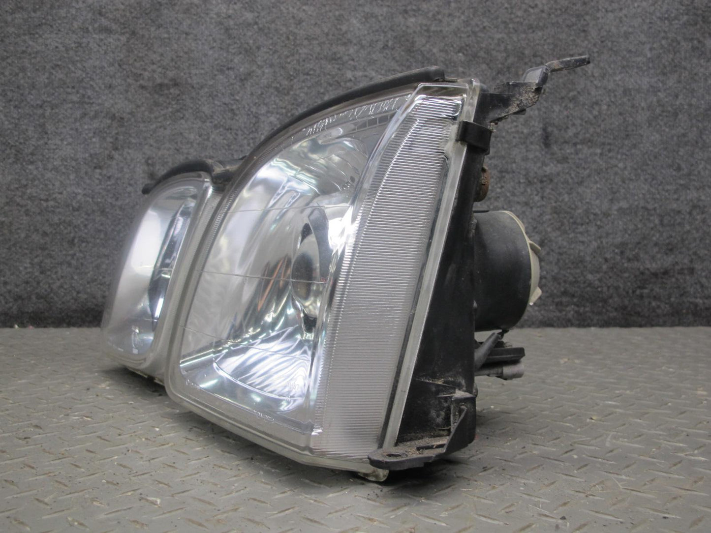 1998-2002 Lexus LX470 Front Left Driver Side Halogen Headlight Lamp