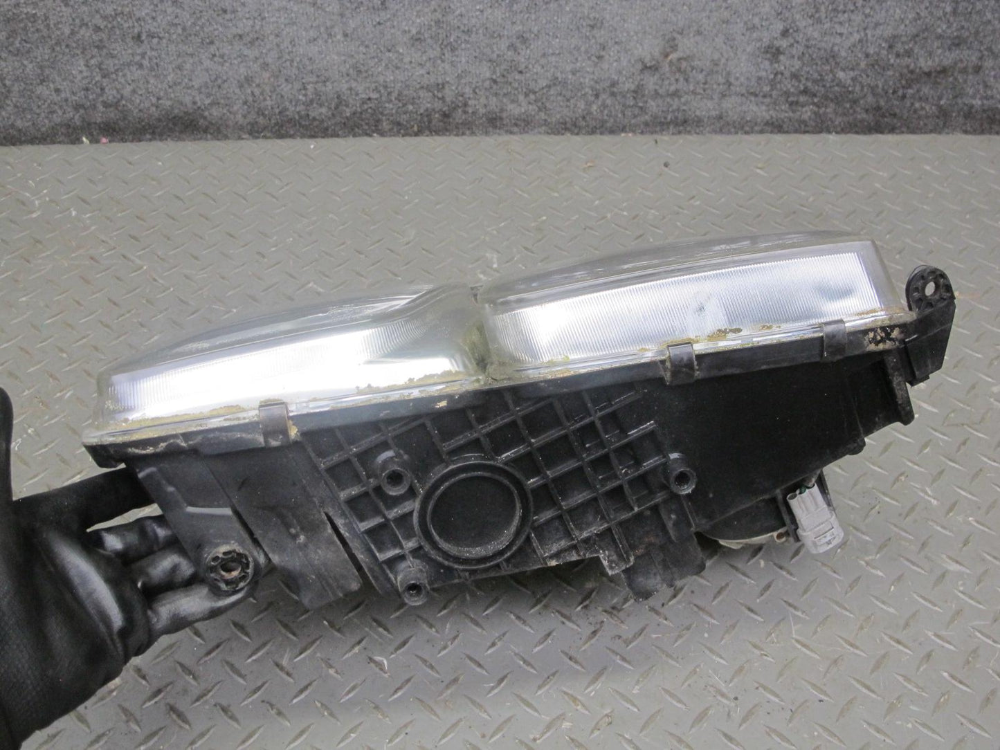 1998-2002 Lexus LX470 Front Left Driver Side Halogen Headlight Lamp