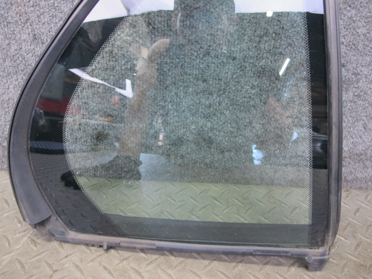 01-06 Lexus UCF30L LS430 Rear Right Door Fixed Glass Window OEM