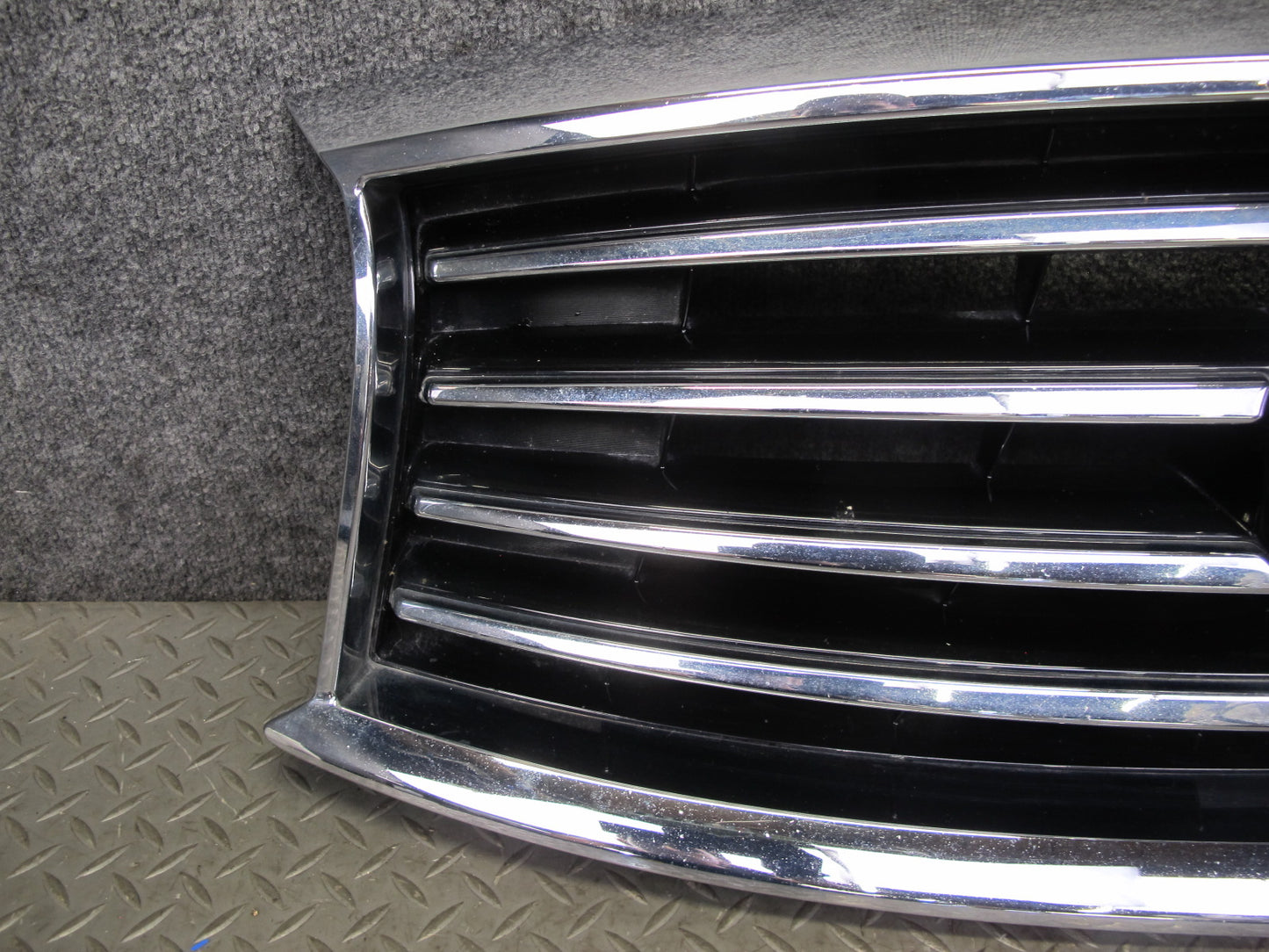 2014-2015 Infiniti QX60 2.5L Hybrid Front Bumper Chrome Grille w Camera