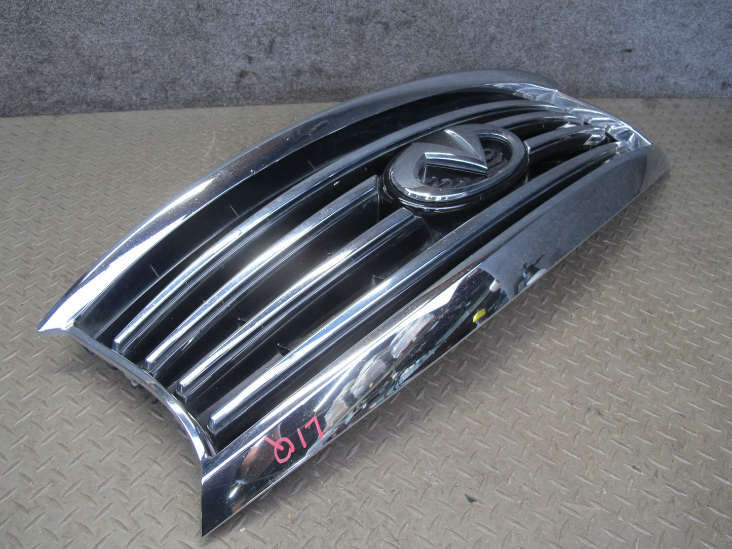 2014-2015 Infiniti QX60 2.5L Hybrid Front Bumper Chrome Grille w Camera