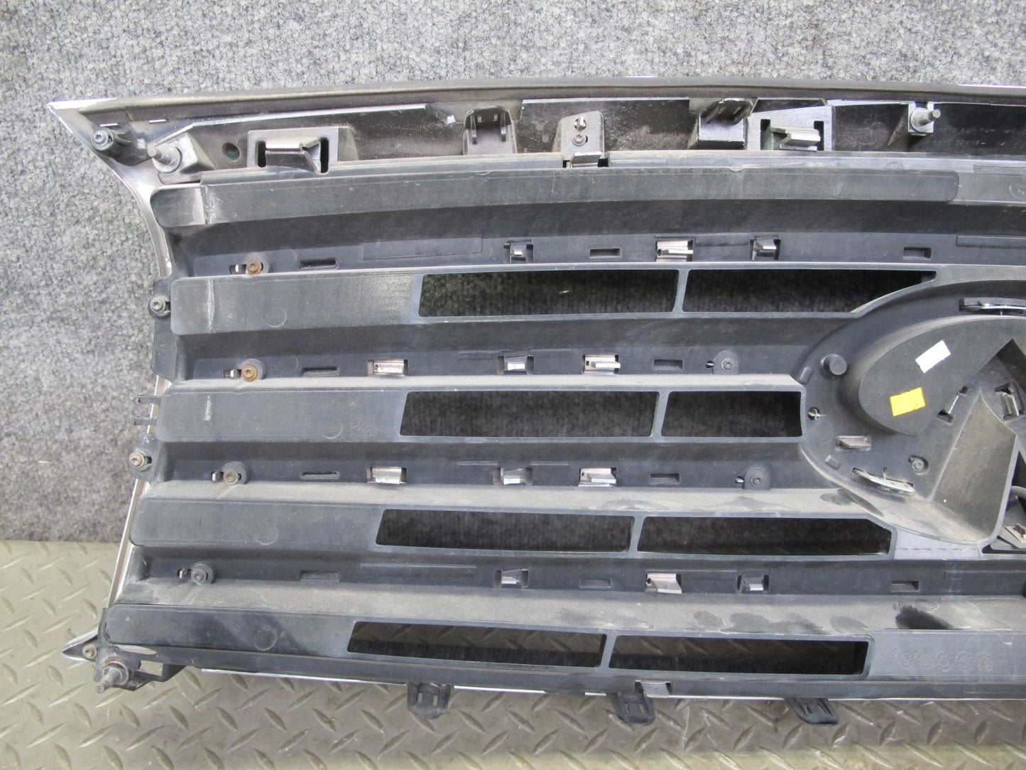 2014-2015 Infiniti QX60 2.5L Hybrid Front Bumper Chrome Grille w Camera