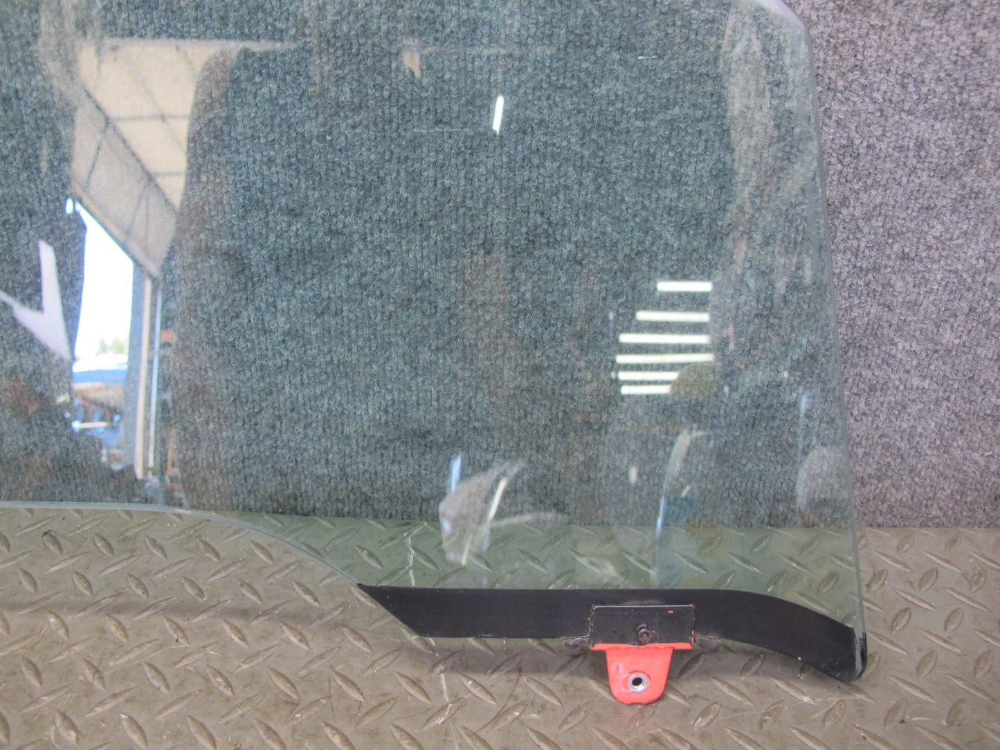 2014-2015 Infiniti QX60 Front Left Door Glass Window
