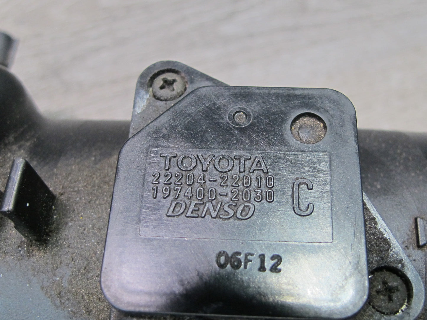 04-06 Lexus LS430 Air Intake Cleaner Filter Box Cover w MAF & Vacuum Switch OEM
