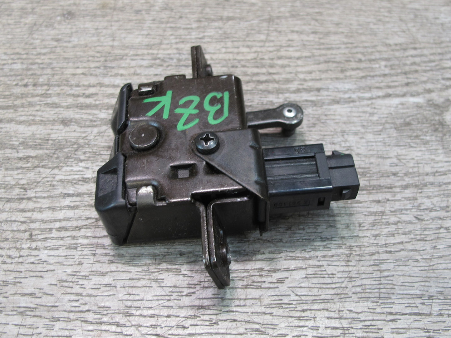 96-02 BMW E36/7 Z3 Roadster Rear Trunk Lid Lock Latch Actuator 1944690 OEM