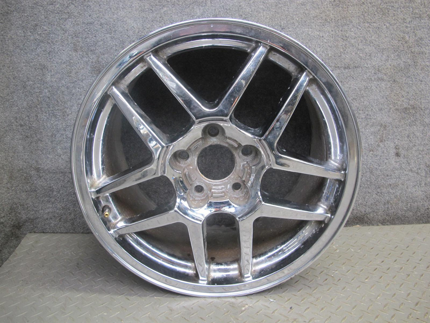 97-04 Chevrolet Corvette C5 Aftermarket R18" Chrome Alloy Wheel Rim 18x9.5J ET65