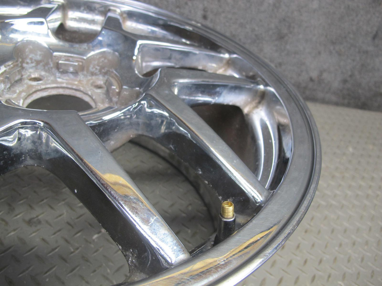 97-04 Chevrolet Corvette C5 Aftermarket R18" Chrome Alloy Wheel Rim 18x9.5J ET65