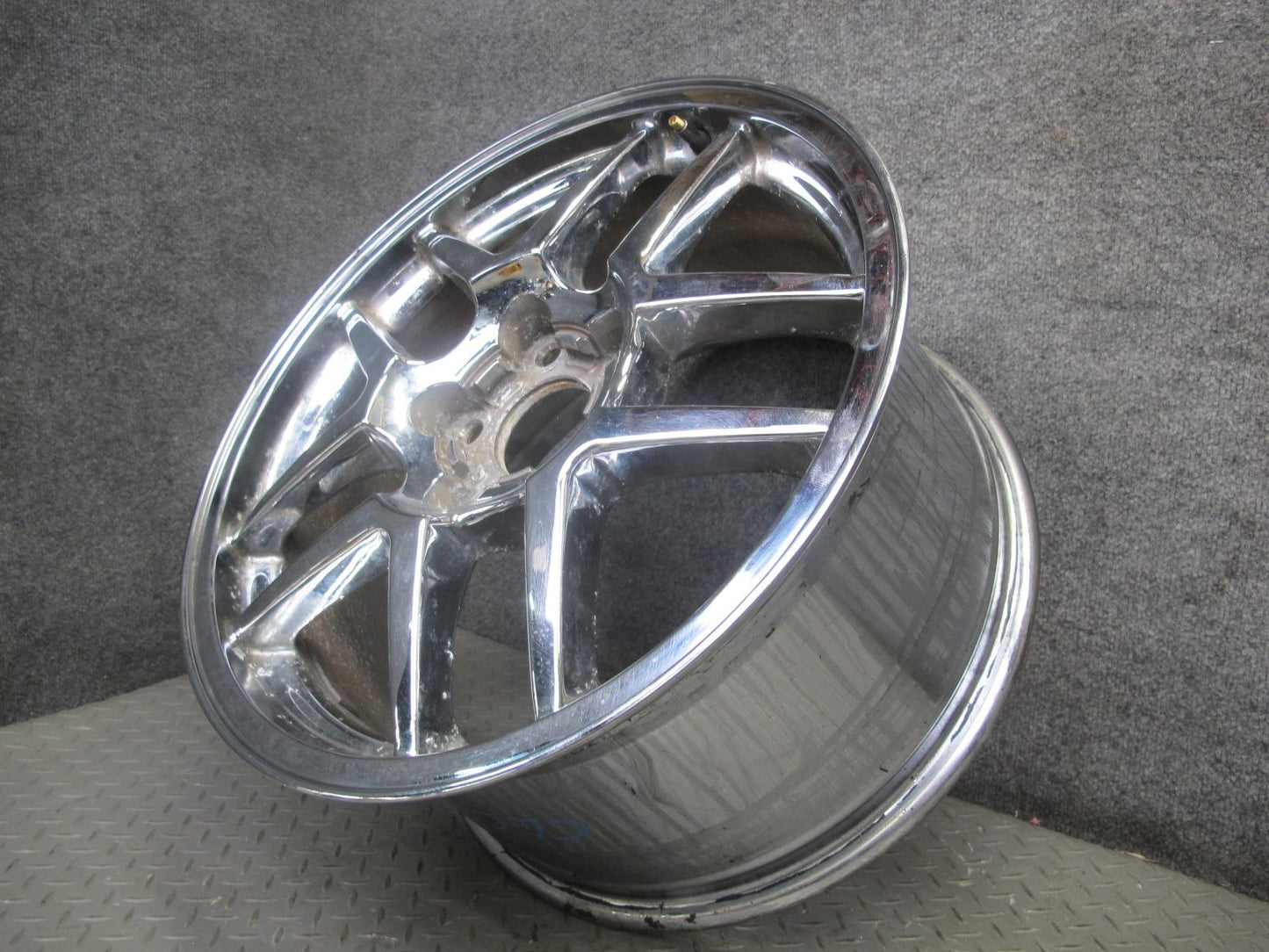 97-04 Chevrolet Corvette C5 Aftermarket R18" Chrome Alloy Wheel Rim 18x9.5J ET65