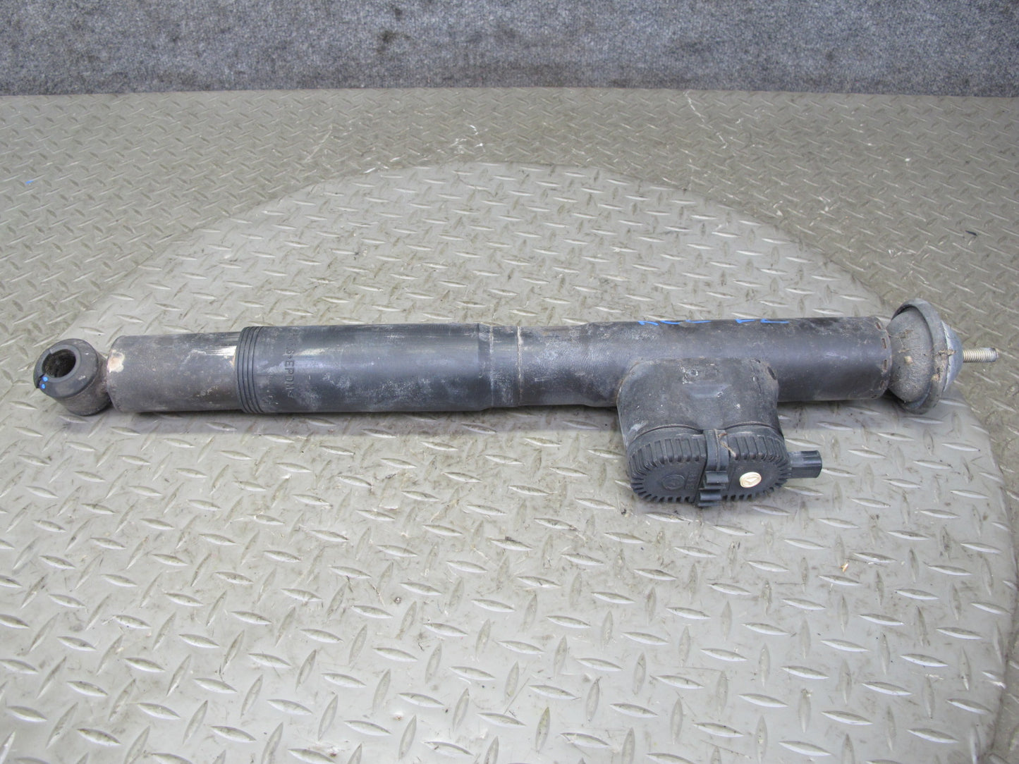 96-99 Mercedes W140 C140 Set of 2 Front Hydraulic Strut Shock Absorber OEM