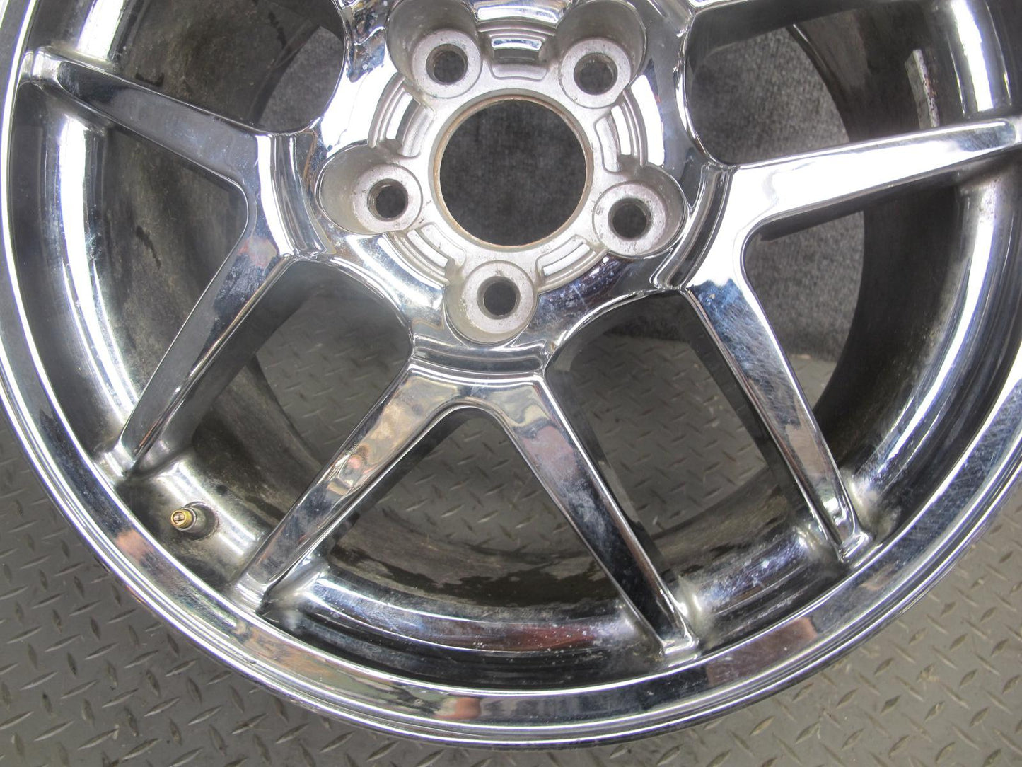 97-04 Chevrolet Corvette C5 Aftermarket R18" Chrome Alloy Wheel Rim 18x9.5J ET65