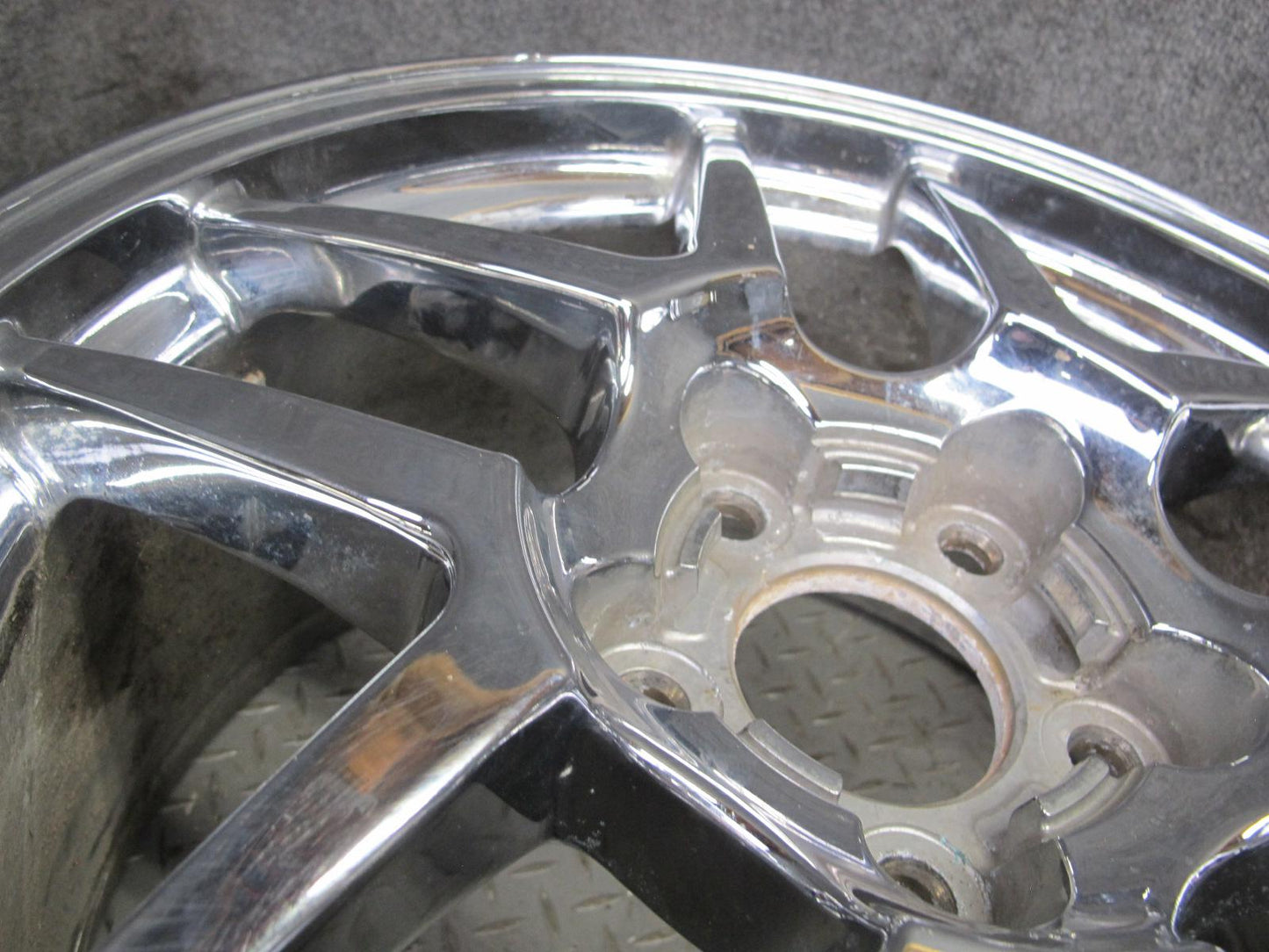 97-04 Chevrolet Corvette C5 Aftermarket R18" Chrome Alloy Wheel Rim 18x9.5J ET65