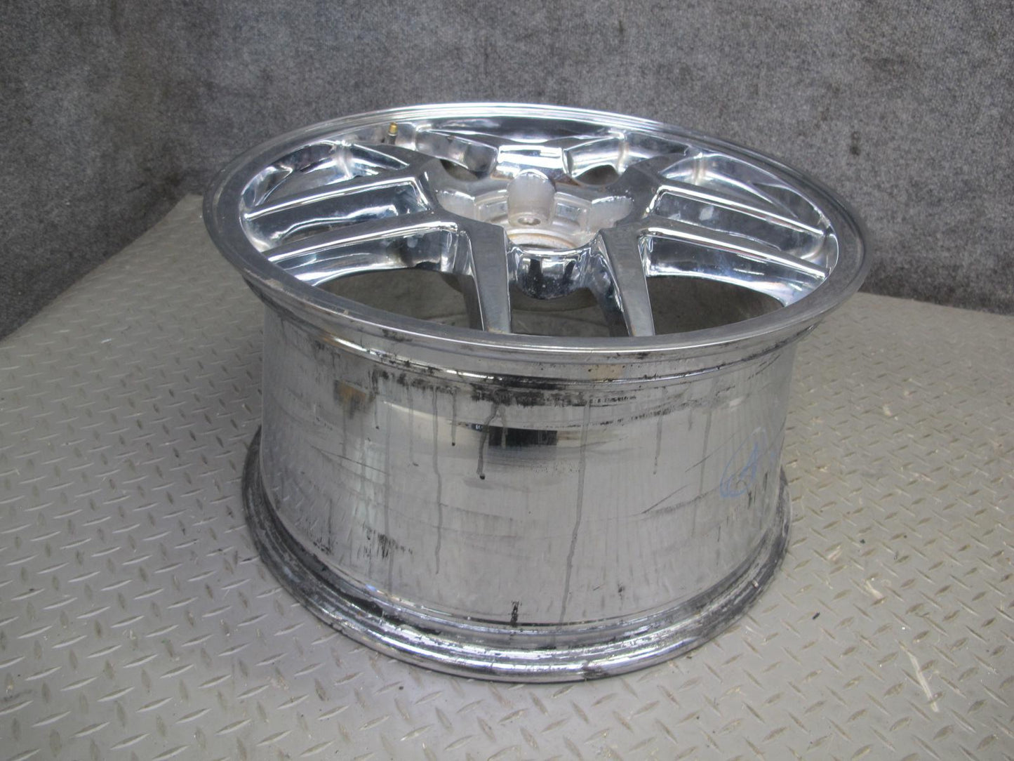 97-04 Chevrolet Corvette C5 Aftermarket R18" Chrome Alloy Wheel Rim 18x9.5J ET65