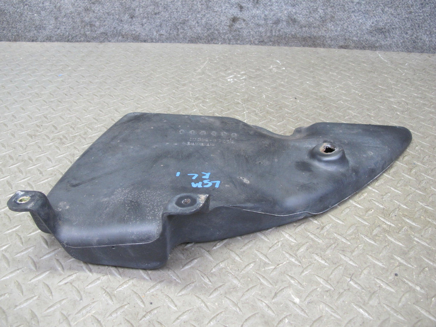 01-06 Lexus UCF30L LS430 Rear Left Differential Shield Trim Panel OEM
