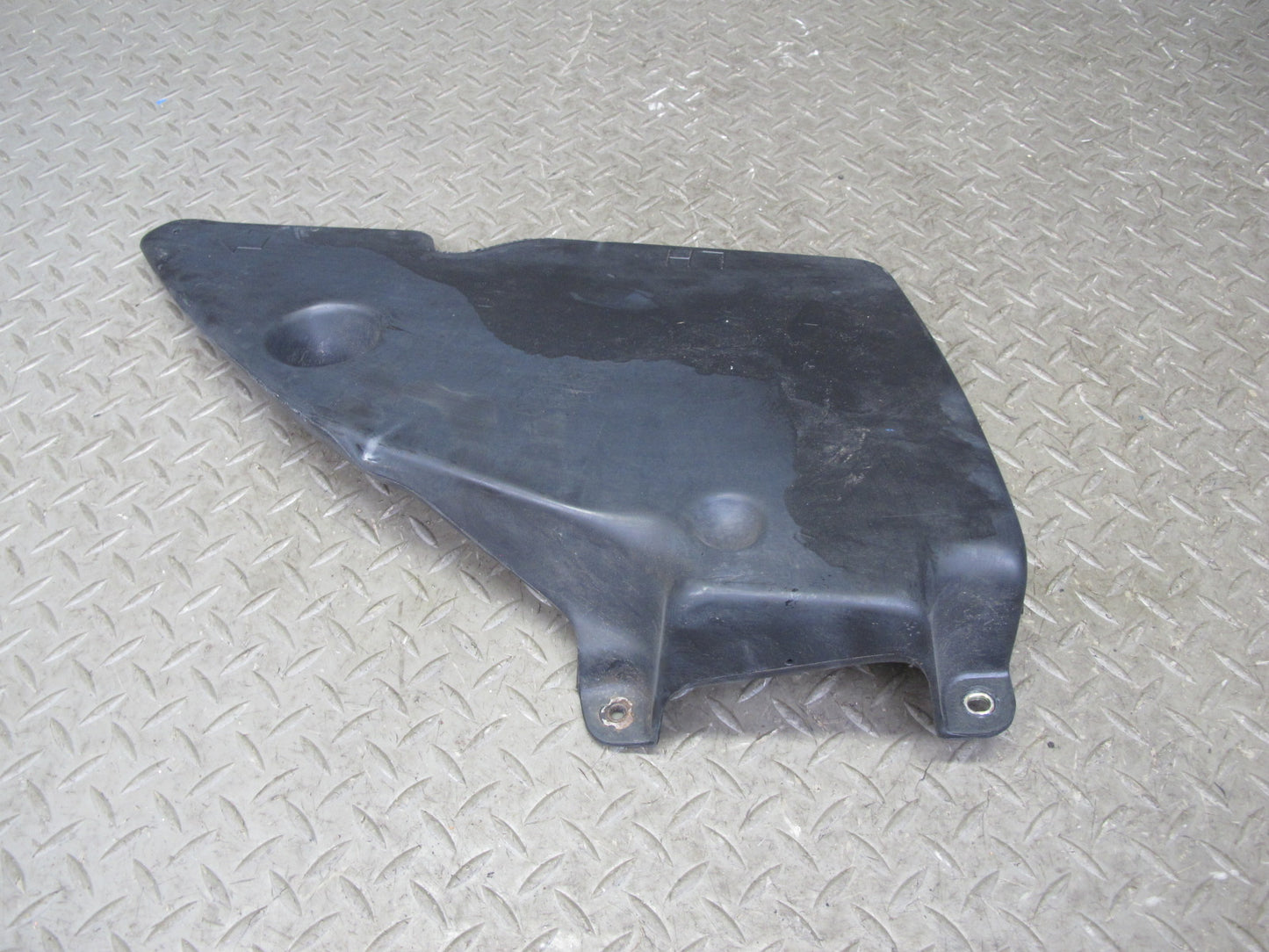 01-06 Lexus UCF30L LS430 Rear Left Differential Shield Trim Panel OEM