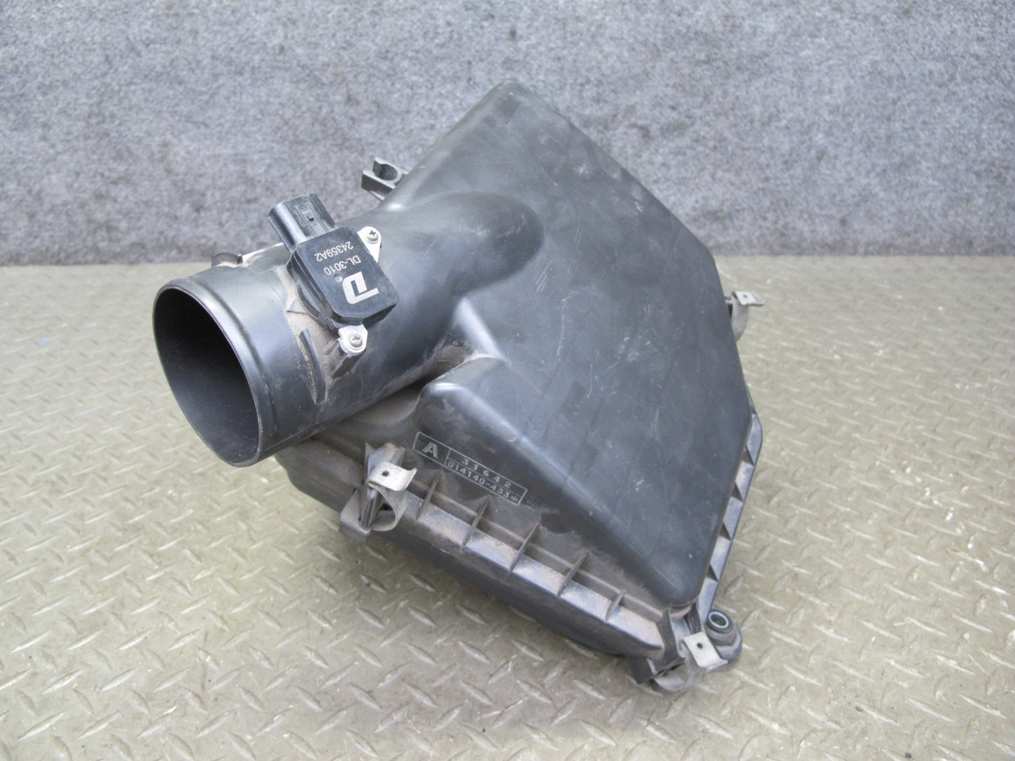 06-15 Lexus GSE20L IS250 2.5L Air Intake Cleaner Filter Box 014140-433 OEM