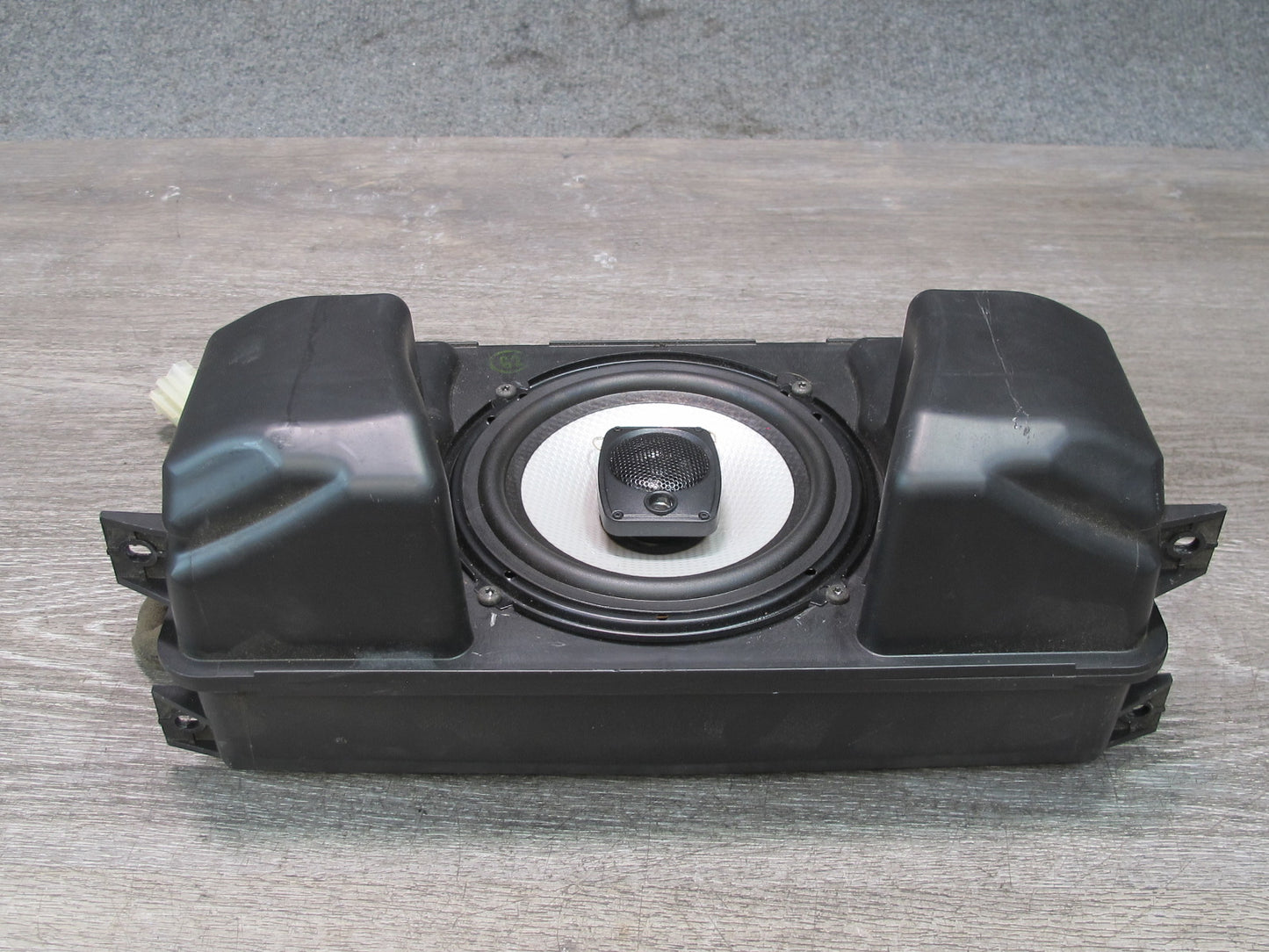 00-02 BMW E36/7 Z3 Roadster Harman Kardon Rear Subwoofer Box 6902837 OEM