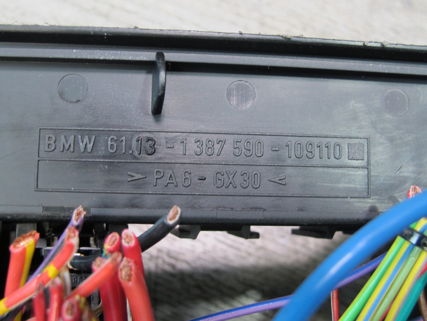 96-02 BMW E36/7 Z3 Under Hood Junction Relay Fuse Box Module 1387590 OEM