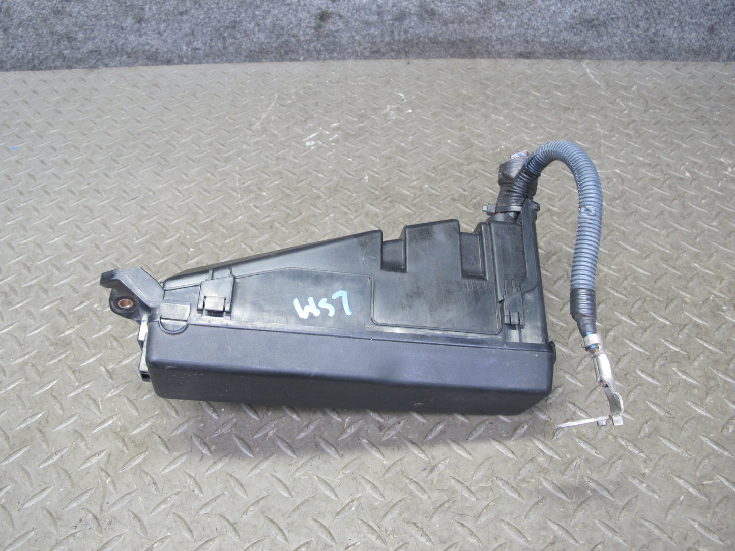 04-06 Lexus UCF30L LS430 Under Hood Junction Relay Fuse Box OEM