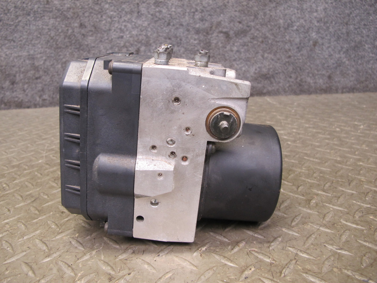 04-06 Lexus UCF30L LS430 Anti Lock Brake ABS Pump Module 44540-50040 OEM