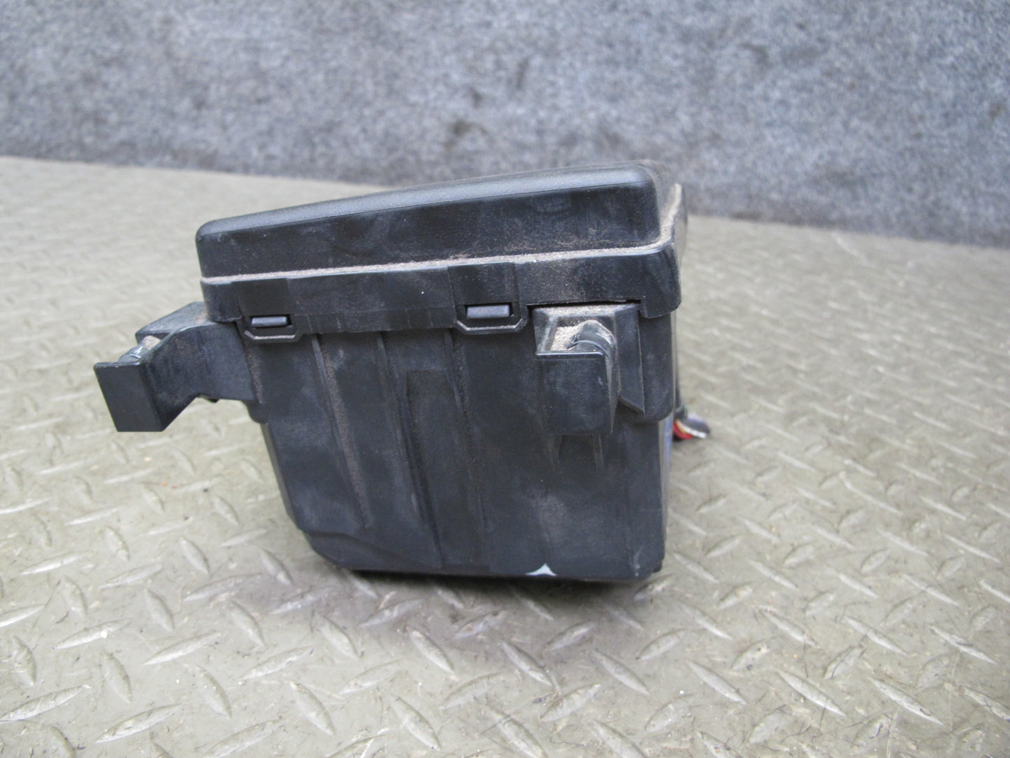 04-06 Lexus UCF30L LS430 Front Left Underhood Relay Fuse Box OEM