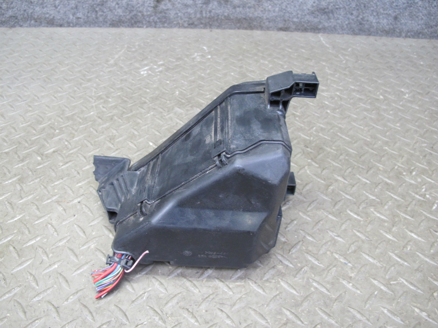 04-06 Lexus UCF30L LS430 Front Left Underhood Relay Fuse Box OEM