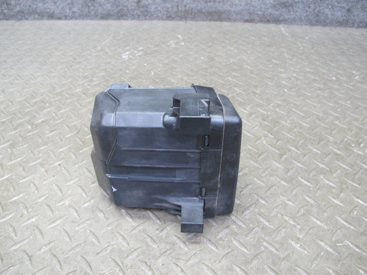 04-06 Lexus UCF30L LS430 Front Left Underhood Relay Fuse Box OEM
