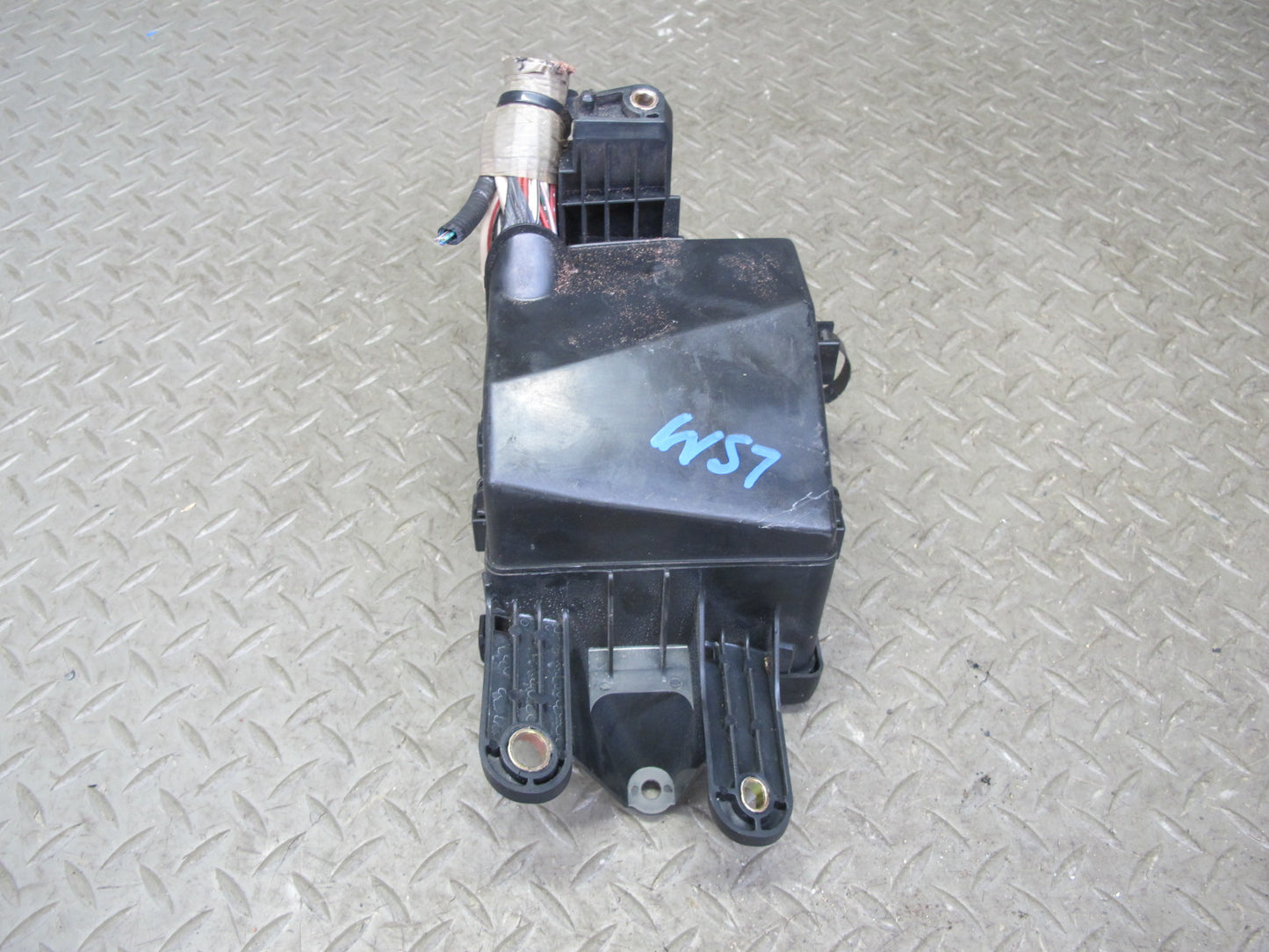 04-06 Lexus UCF30L LS430 Front Left Underhood Fuse Relay Box Module OEM