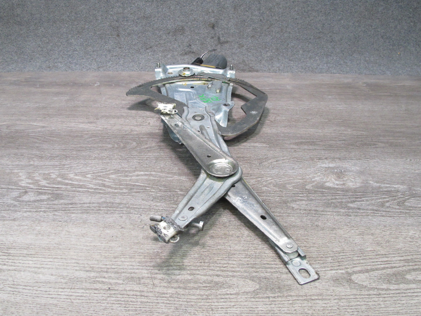 96-02 BMW E36/7 Z3 Roadster Left Driver Door Window Regulator w Motor OEM