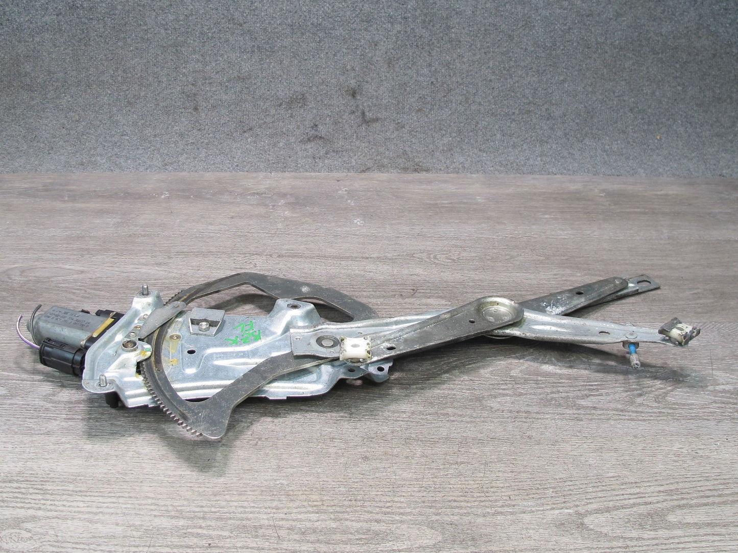 96-02 BMW E36/7 Z3 Roadster Left Driver Door Window Regulator w Motor OEM