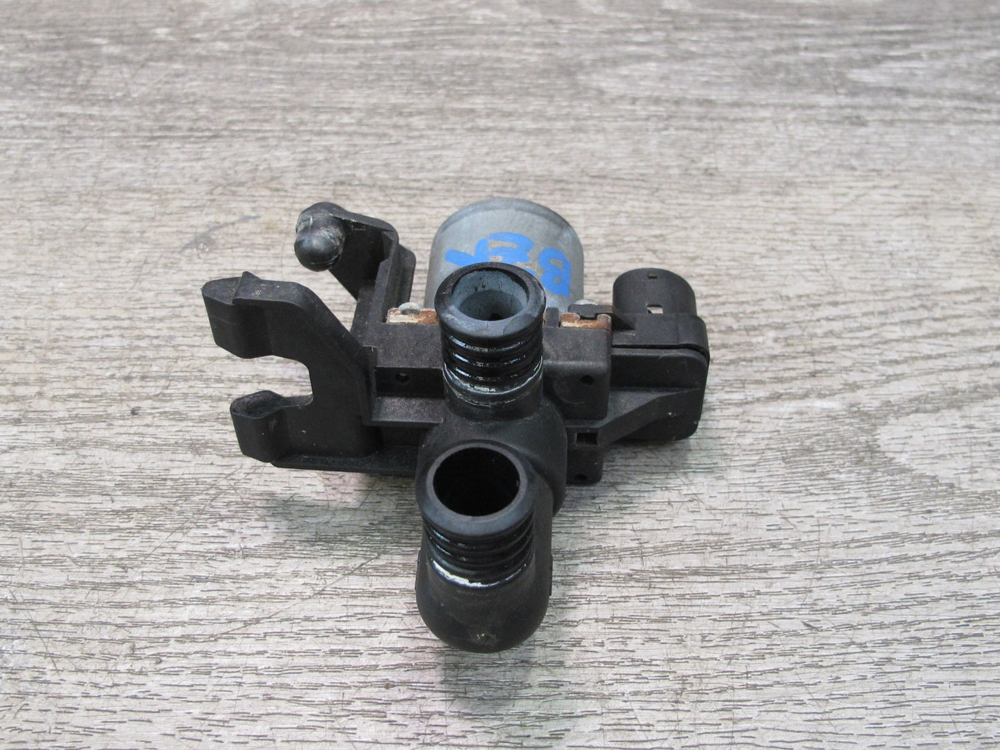 96-02 BMW E36/7 Z3 Heater Control Water Valve 8375443 OEM