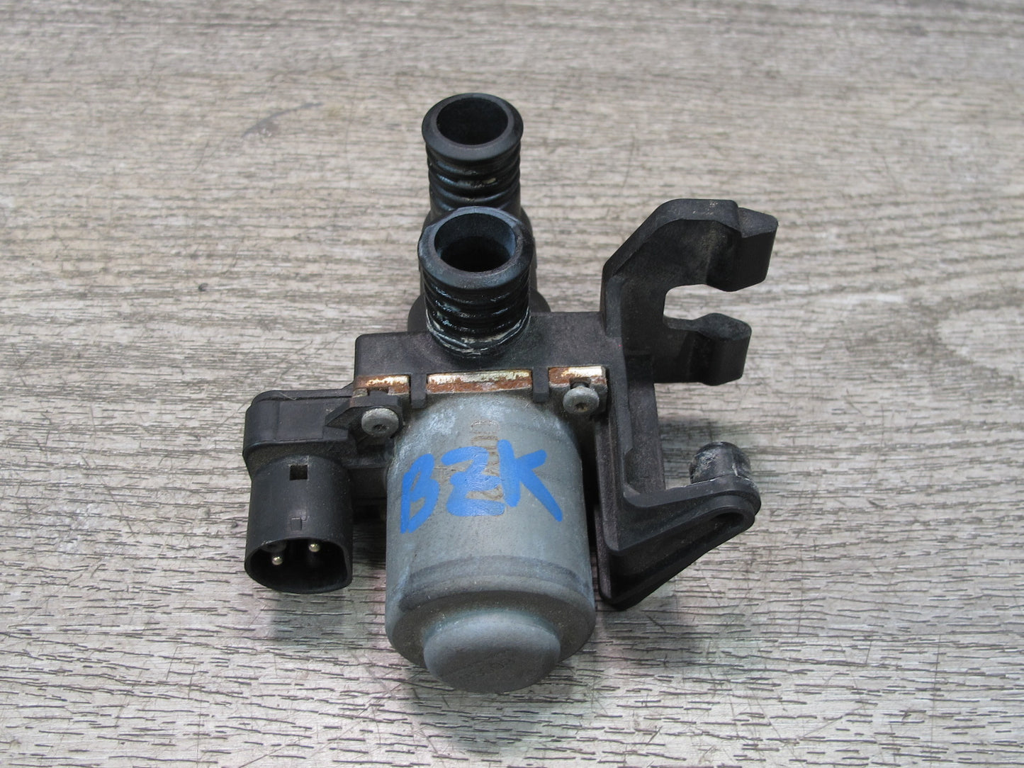 96-02 BMW E36/7 Z3 Heater Control Water Valve 8375443 OEM