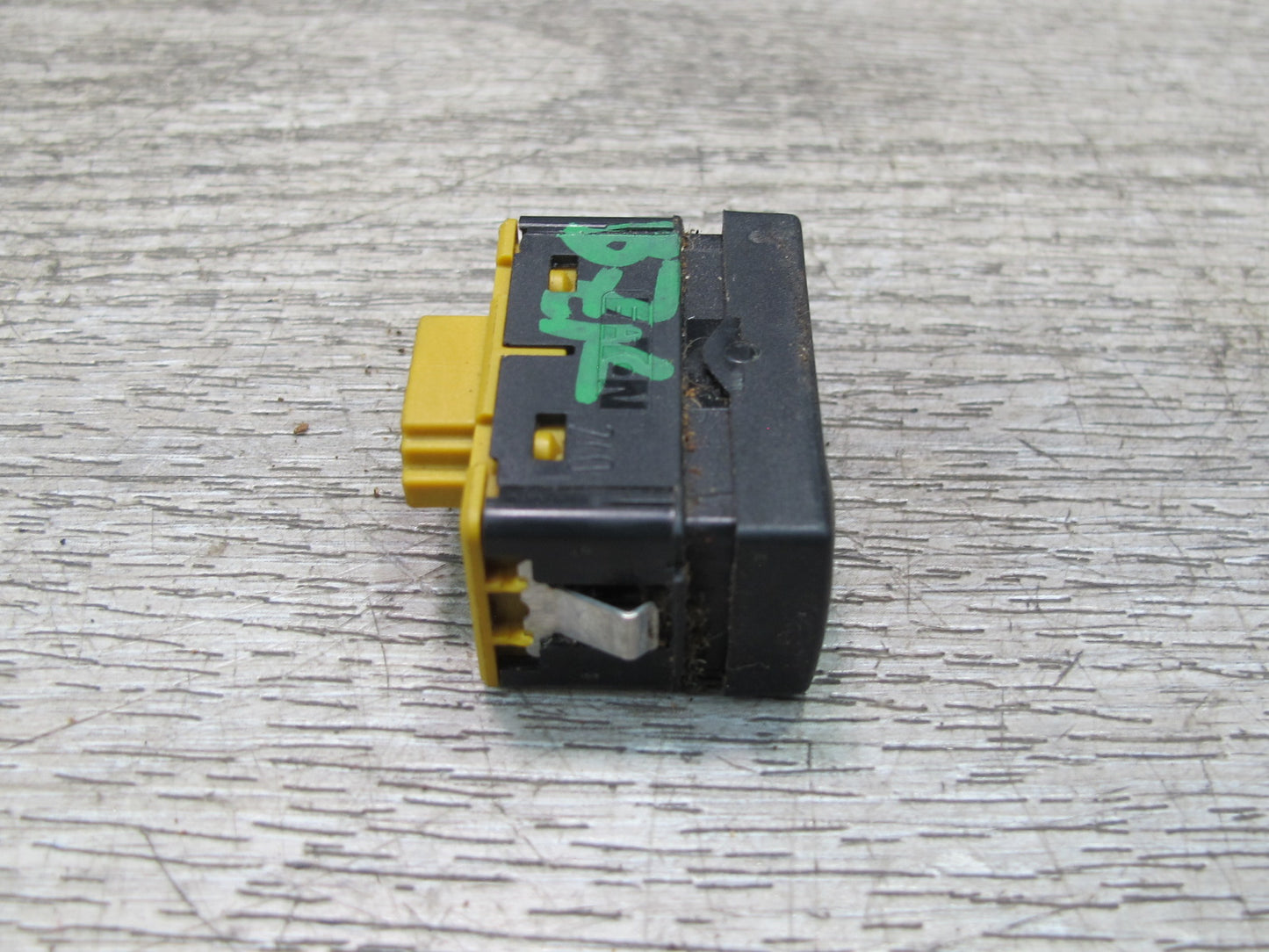 96-02 BMW E36/7 Z3 Left or Right Door Power Window Switch 8368941 OEM