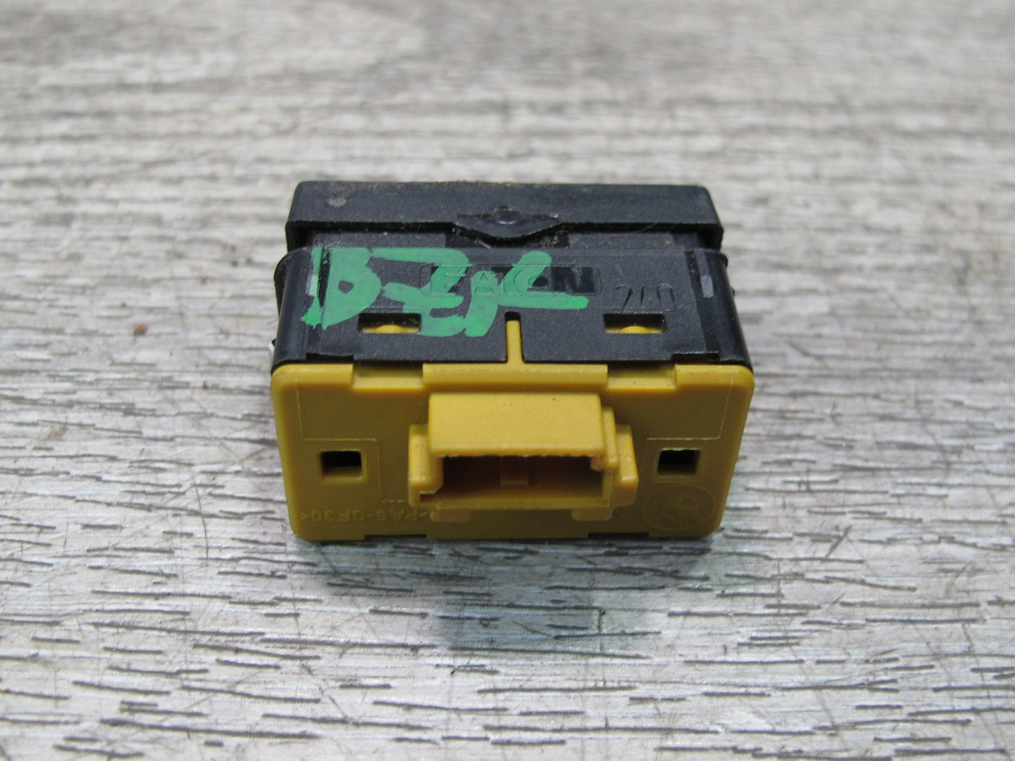 96-02 BMW E36/7 Z3 Left or Right Door Power Window Switch 8368941 OEM