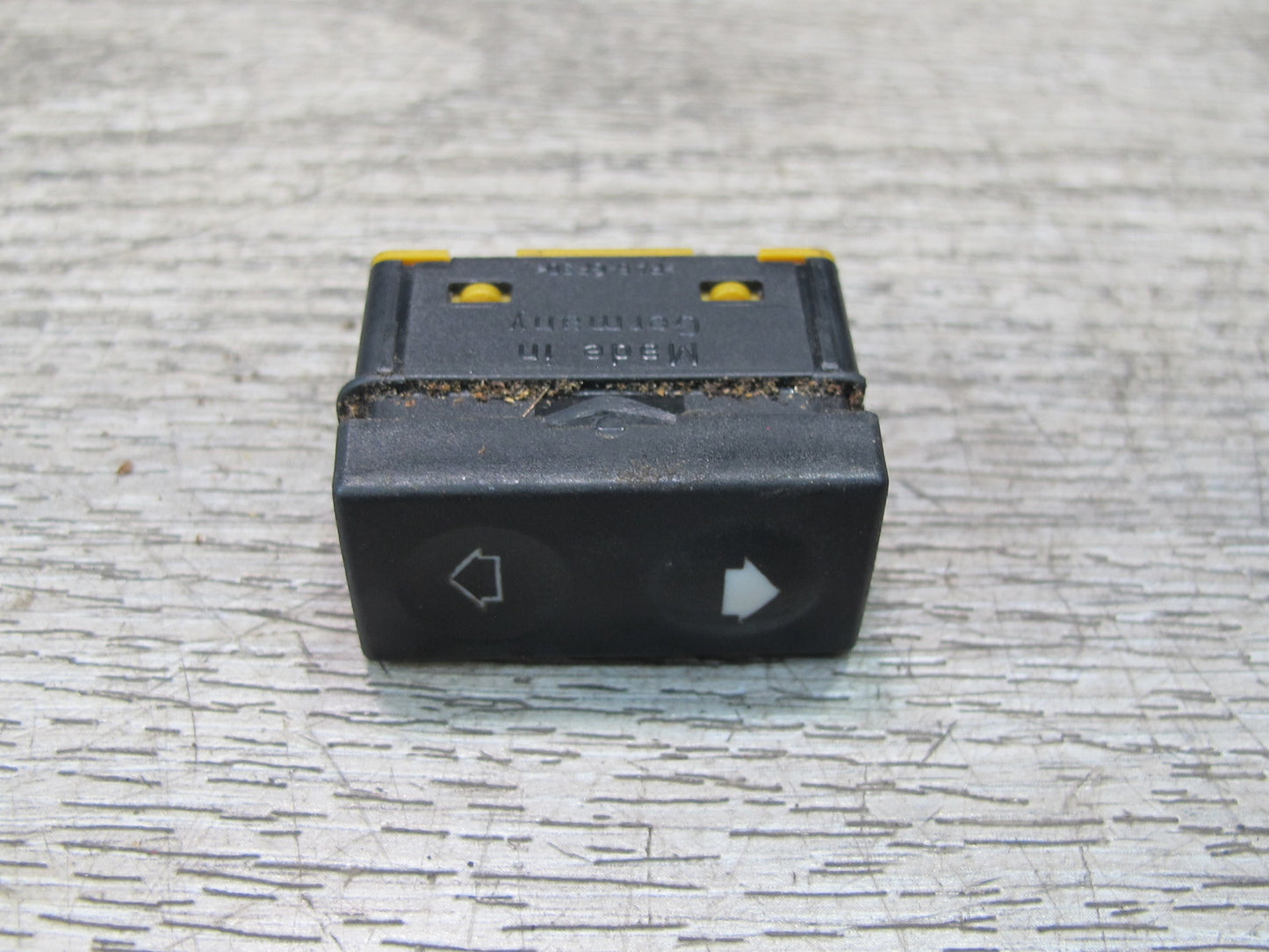 96-02 BMW E36/7 Z3 Left or Right Door Power Window Switch 8368941 OEM