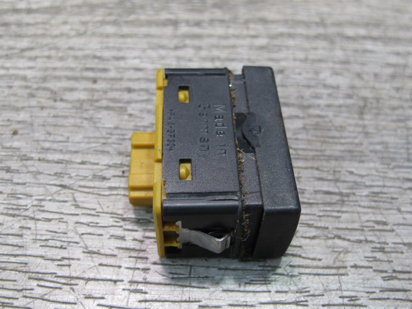 96-02 BMW E36/7 Z3 Left or Right Door Power Window Switch 8368941 OEM
