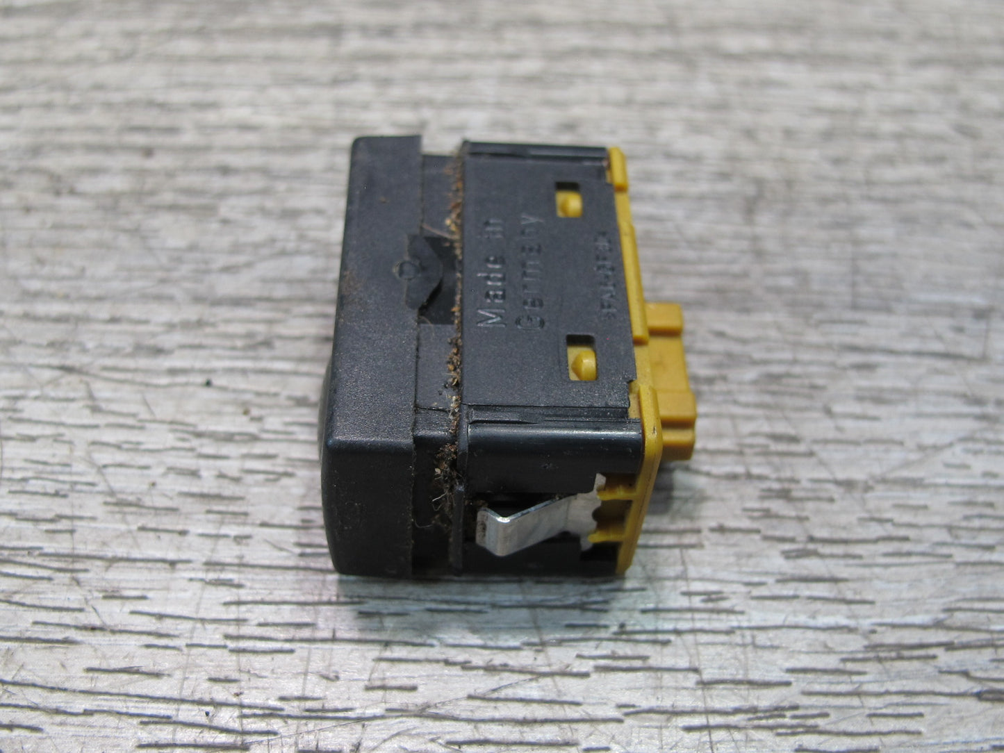 96-02 BMW E36/7 Z3 Left or Right Door Power Window Switch 8368941 OEM