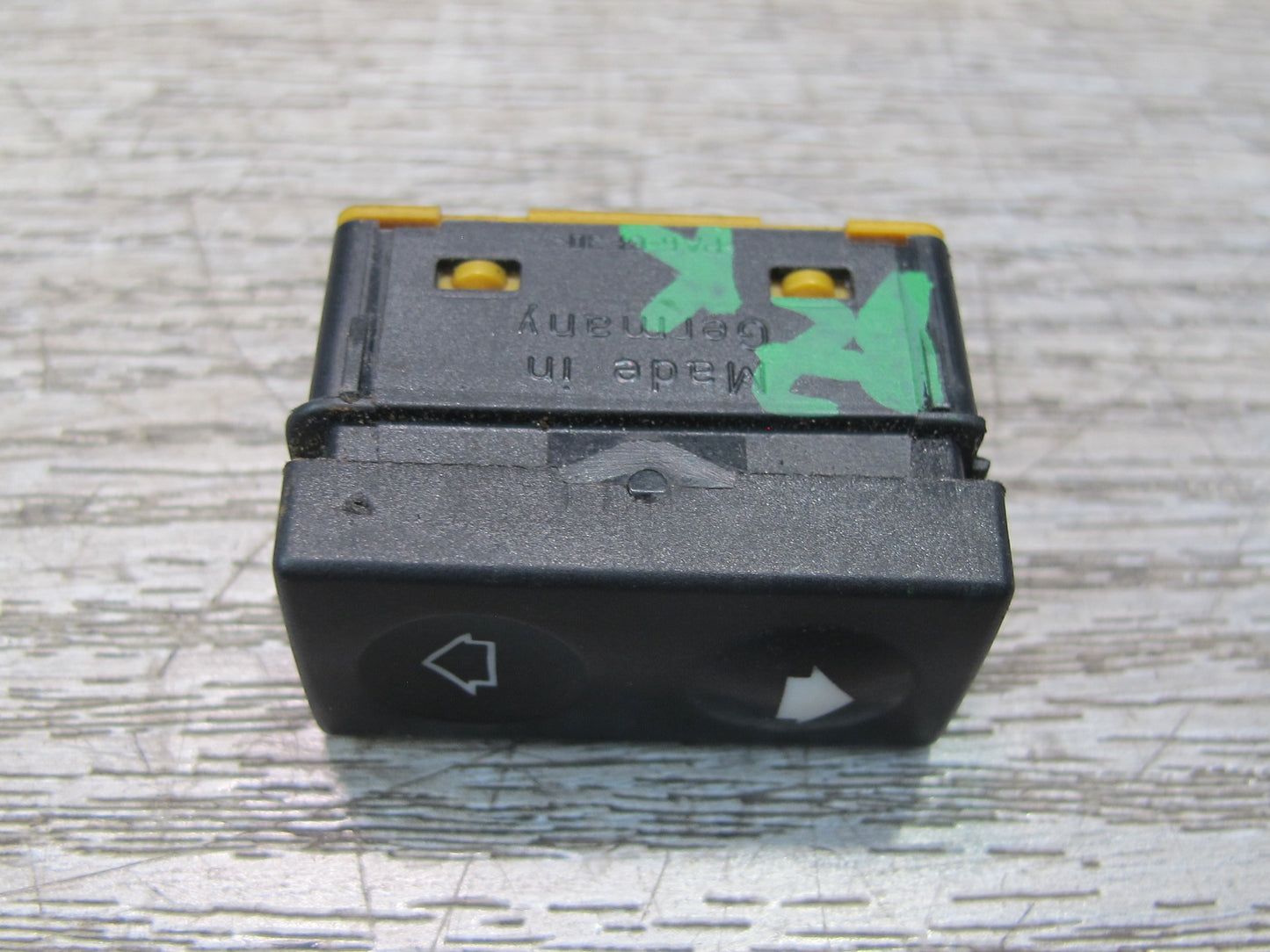 96-02 BMW E36/7 Z3 Right or Left Door Power Window Switch 8368941 OEM